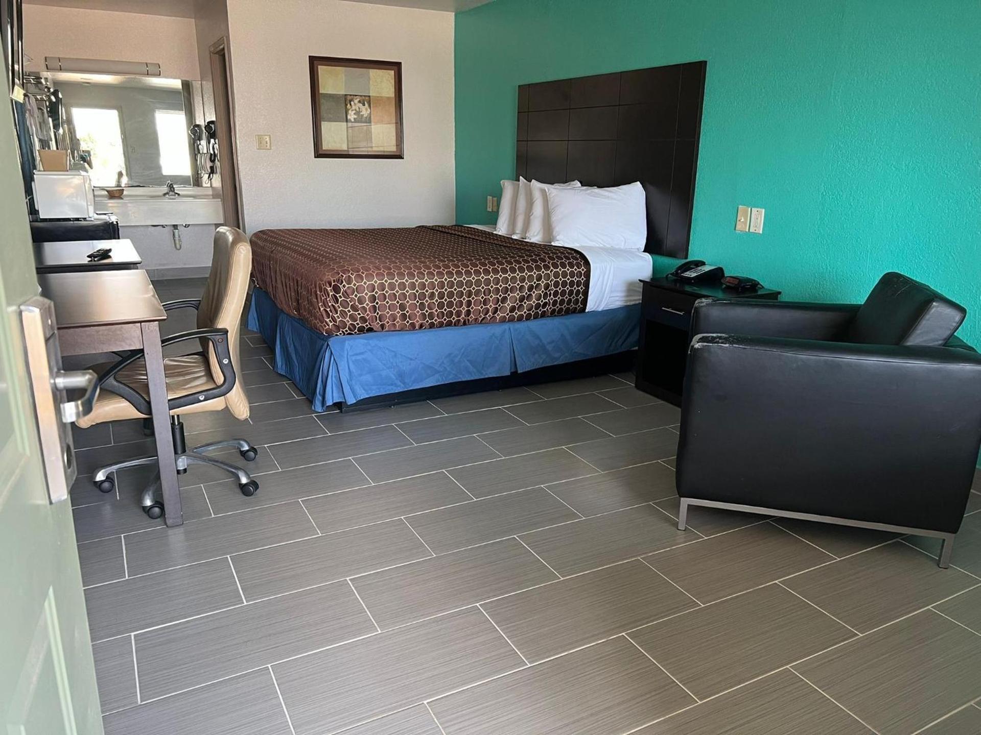 Country Hill Inn & Suite Eagle Pass photo 27