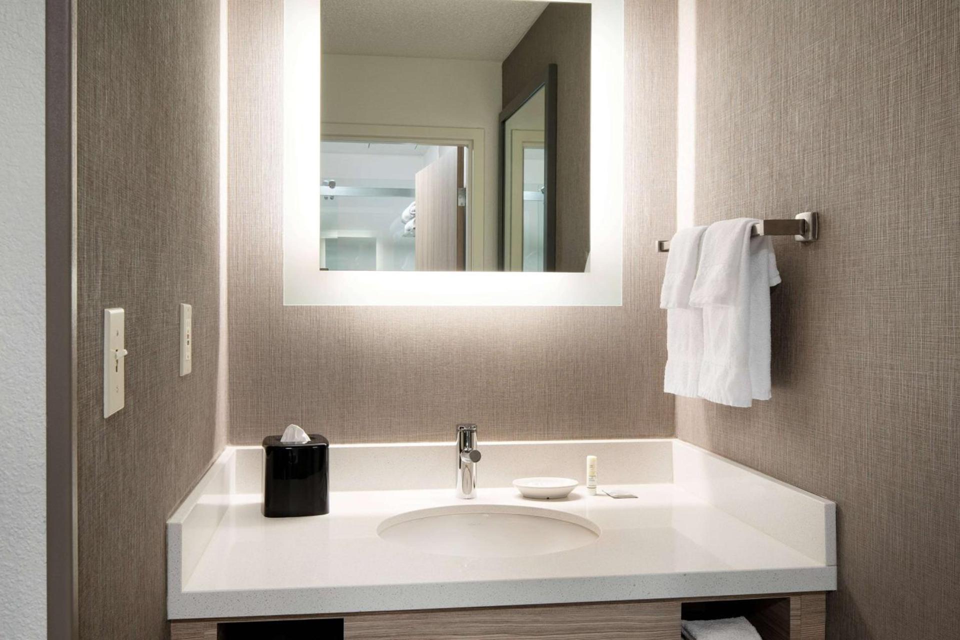 Sonesta Select Seattle Renton Suites photo 9