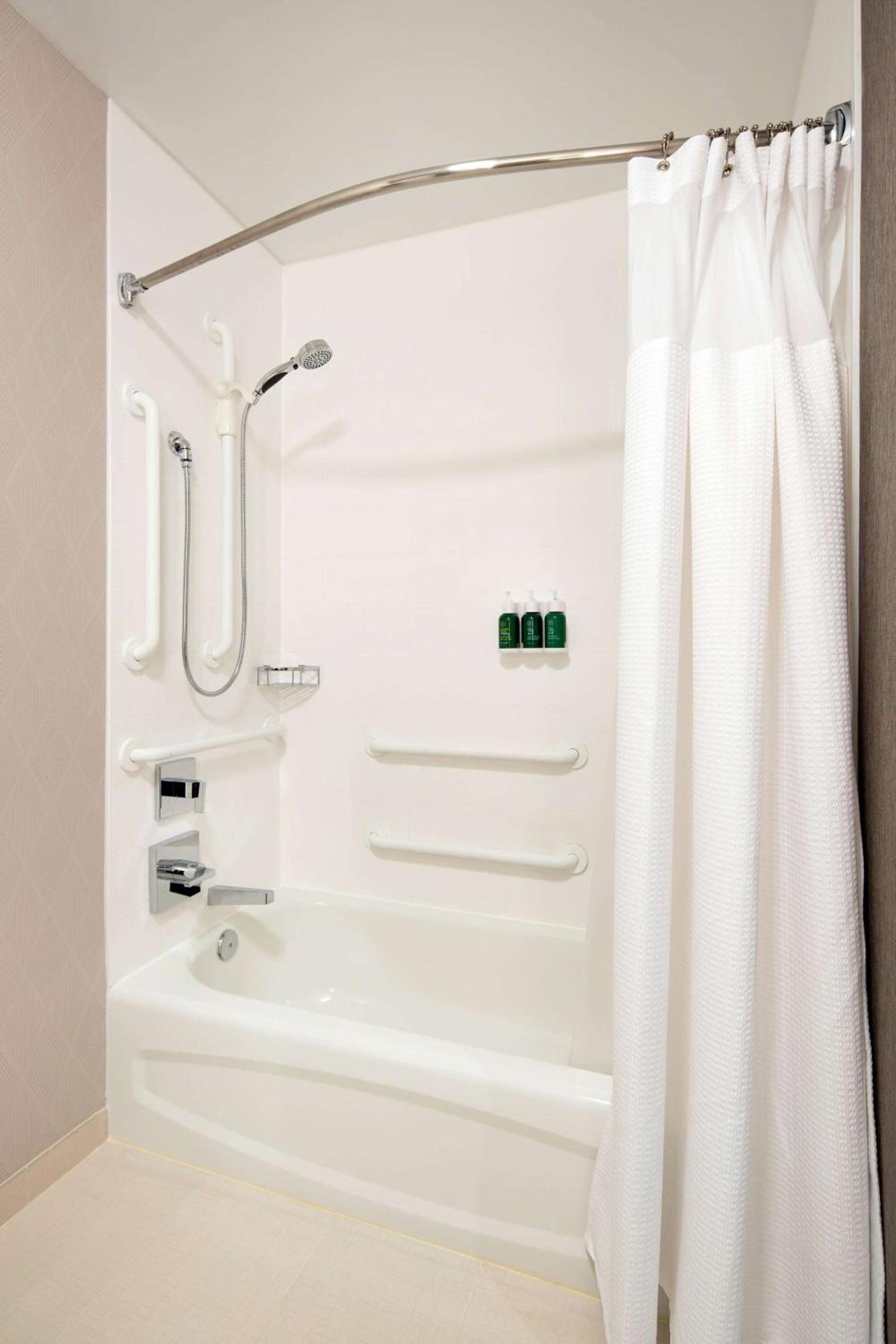 Sonesta Select Seattle Renton Suites photo 12
