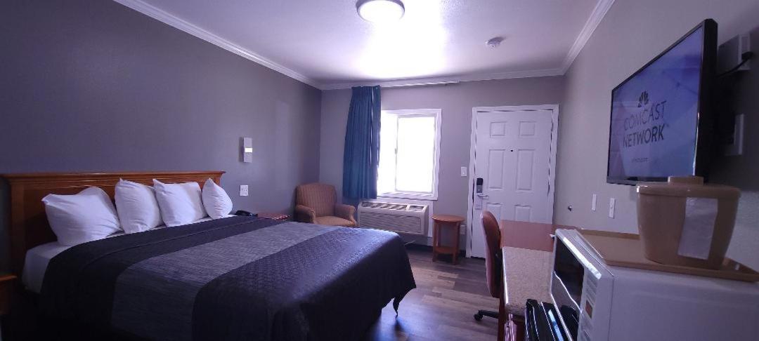 Sycamore Inn Chico University Area photo 3