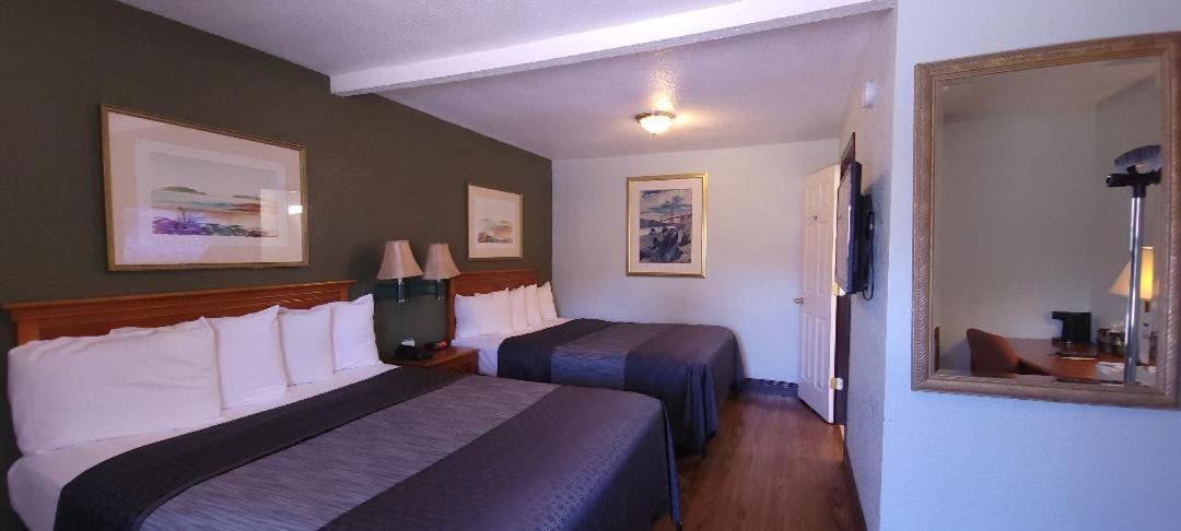 Sycamore Inn Chico University Area photo 30