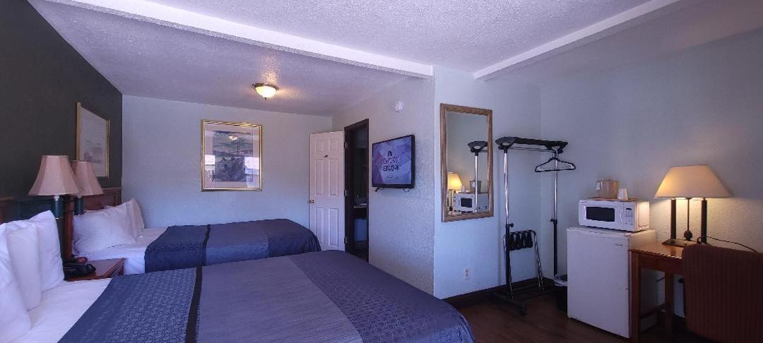 Sycamore Inn Chico University Area photo 29