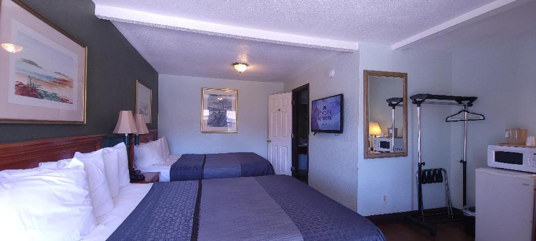 Sycamore Inn Chico University Area photo 31