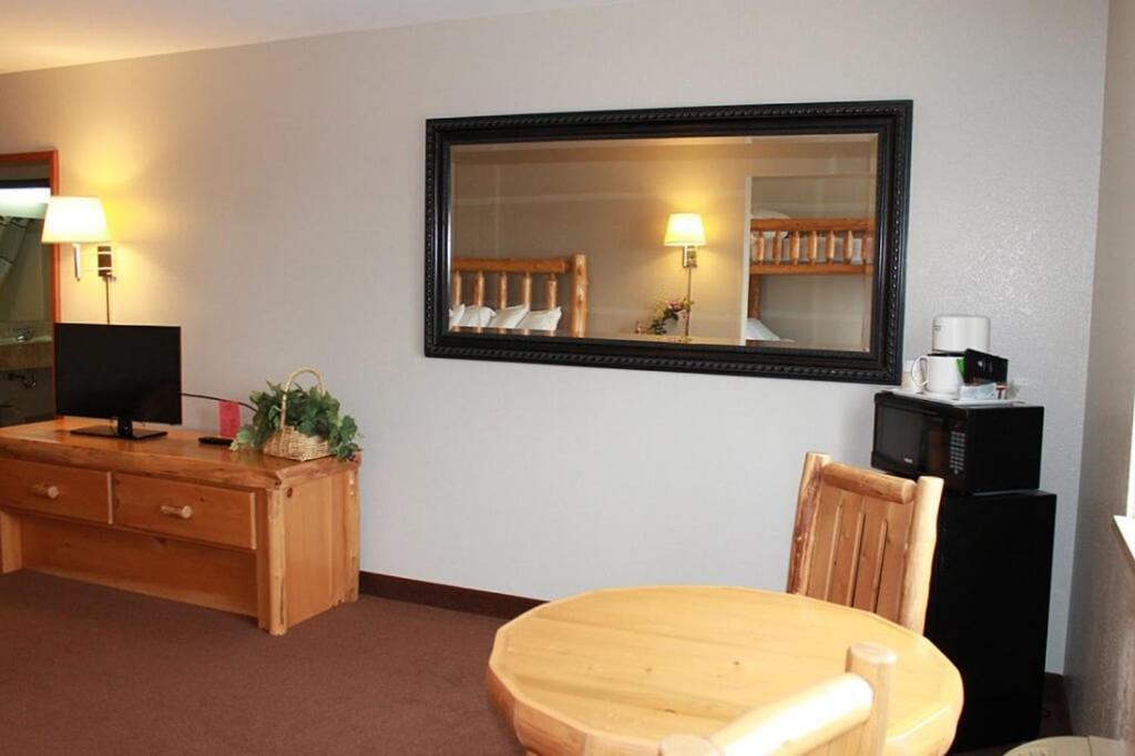 Edmore Inn photo 15
