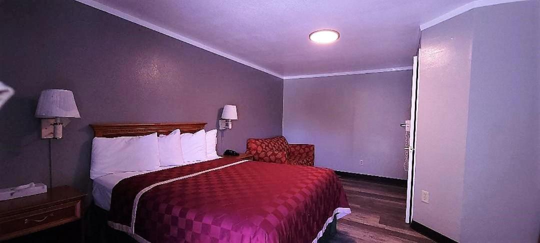 Sycamore Inn Chico University Area photo 2