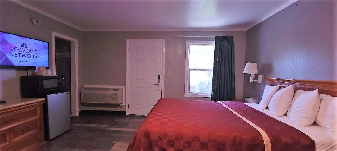 Sycamore Inn Chico University Area photo 46