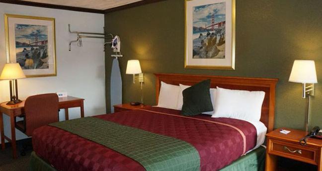 Sycamore Inn Chico University Area photo 49