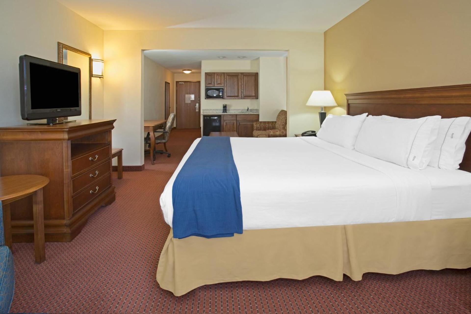 Holiday Inn Express Hotel & Suites Las Vegas NM by IHG photo 86