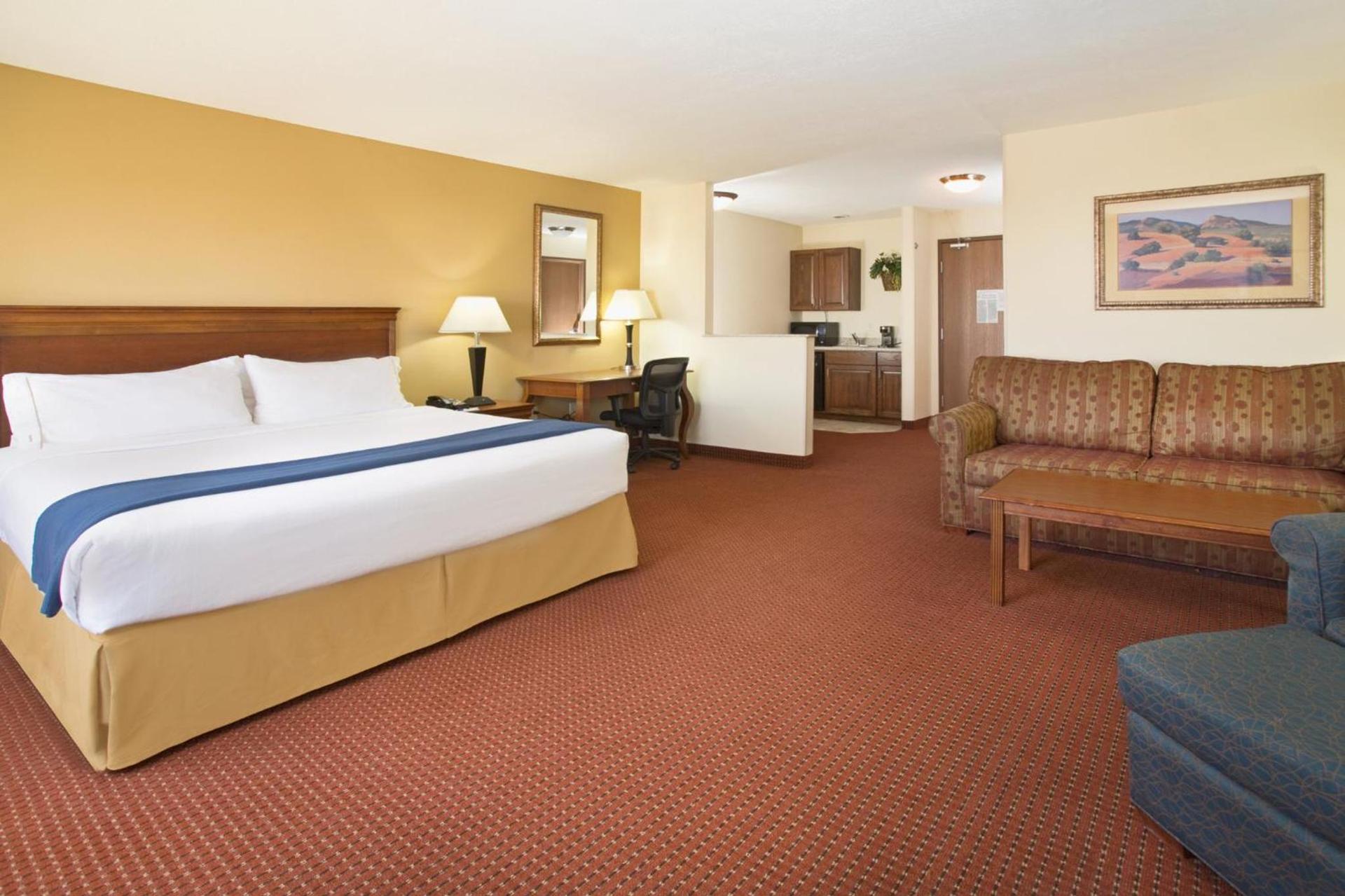 Holiday Inn Express Hotel & Suites Las Vegas NM by IHG photo 79