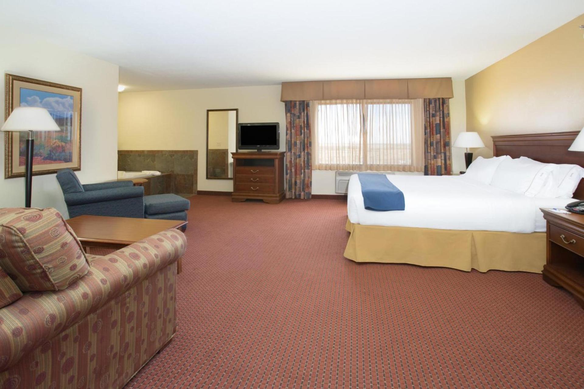Holiday Inn Express Hotel & Suites Las Vegas NM by IHG photo 81