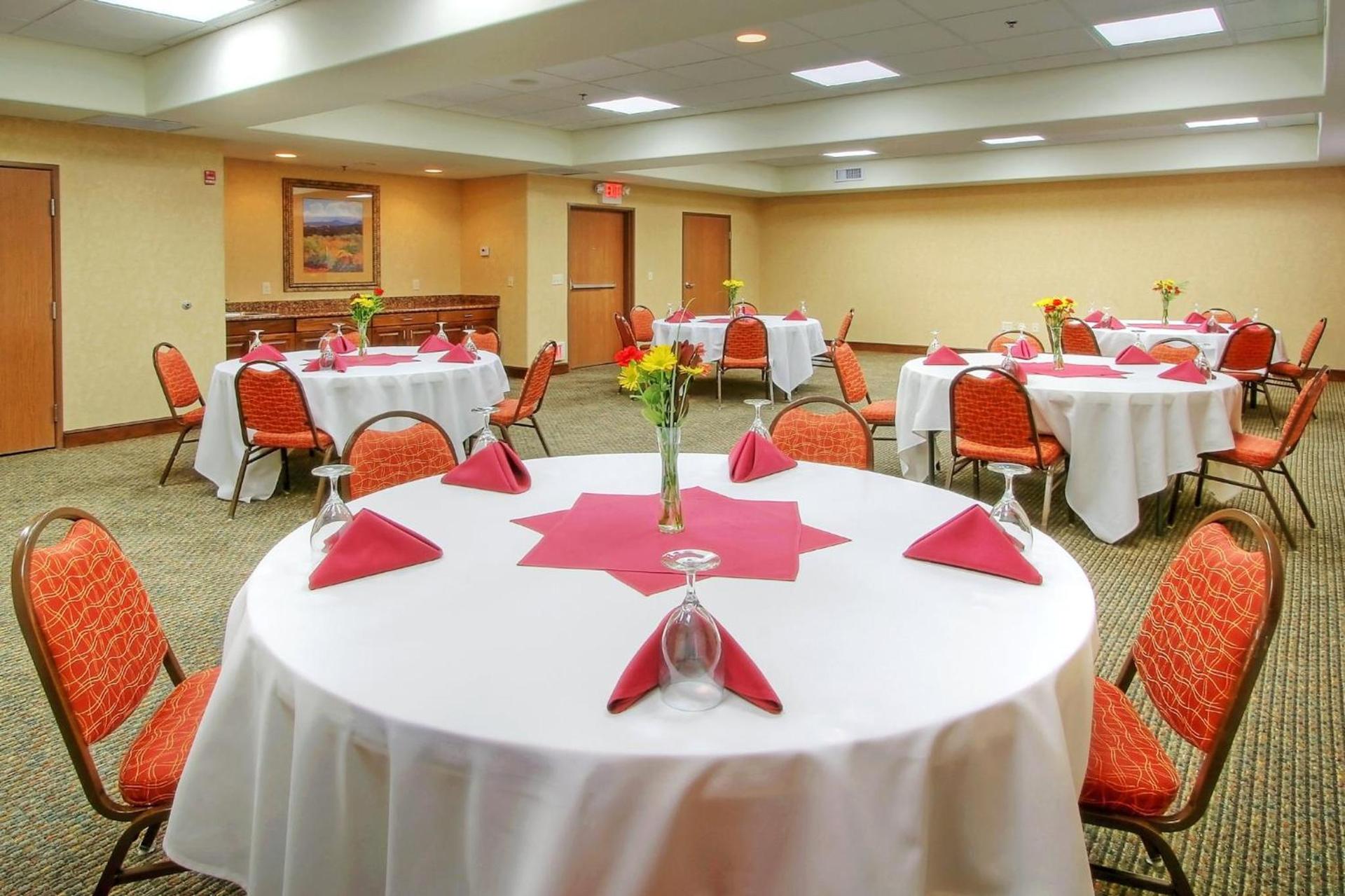 Holiday Inn Express Hotel & Suites Las Vegas NM by IHG photo 90