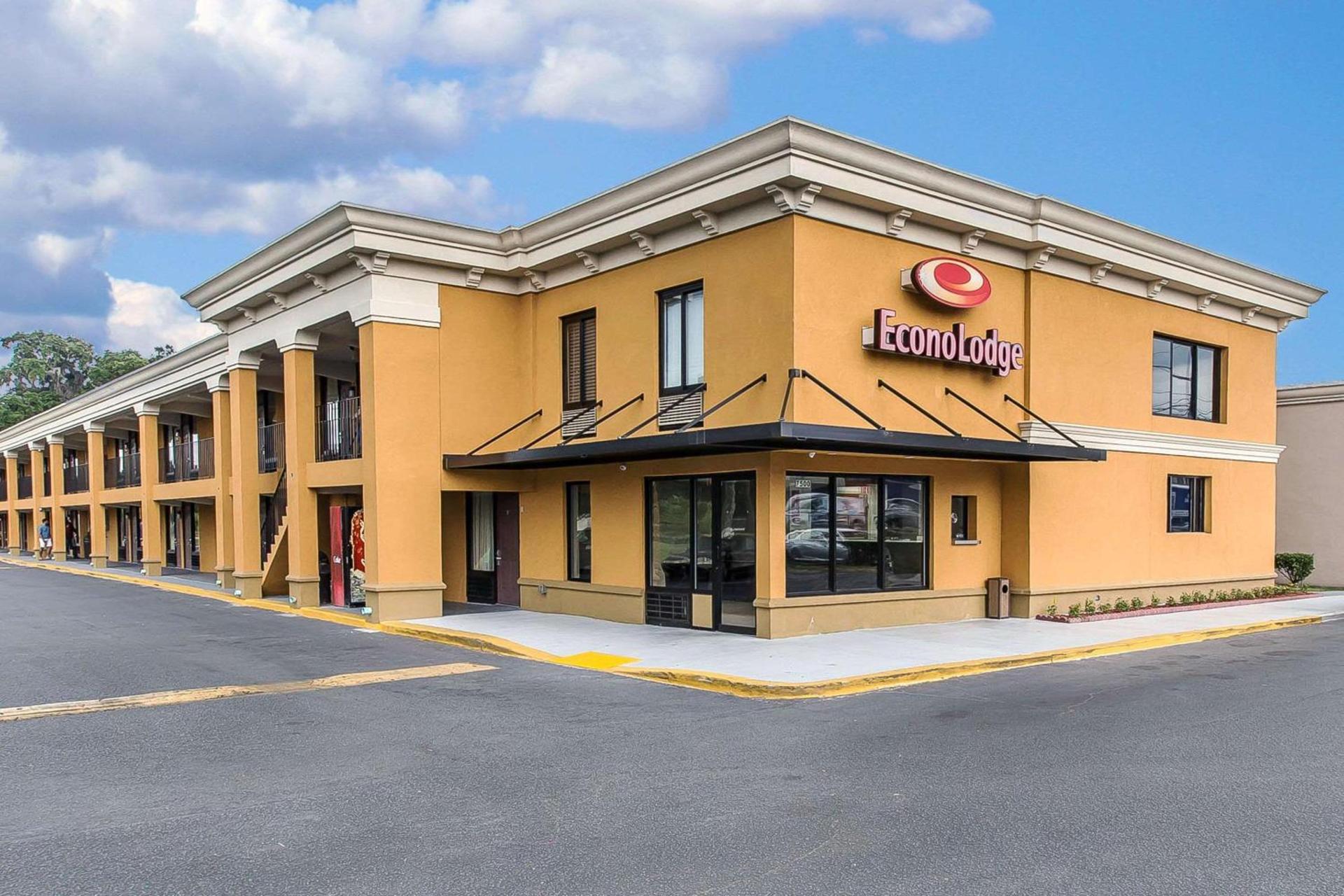 Econo Lodge Savannah Midtown photo 2
