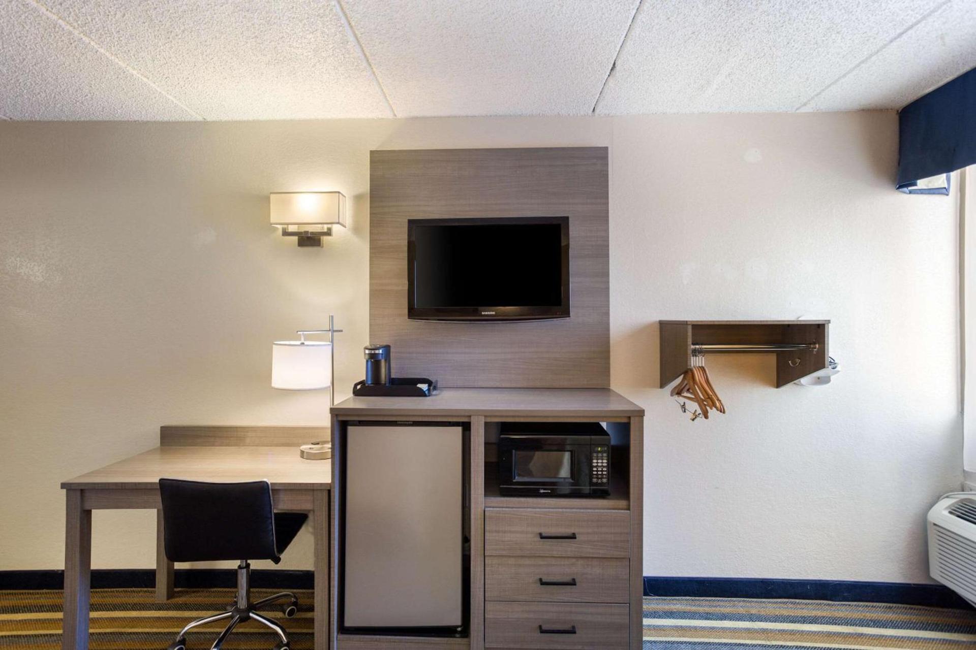 Quality Inn Albany Colonie photo 5