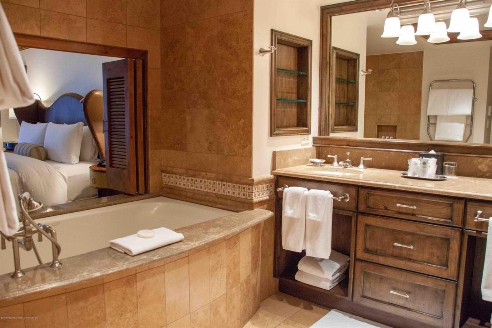 Luxury 2 Bedroom Residence At The St Regis Residence Club In Downtown Aspen photo 2