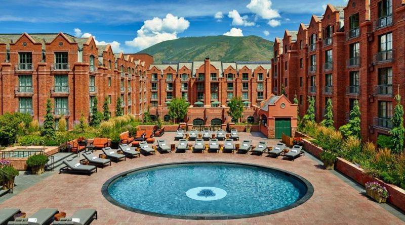 Luxury 2 Bedroom Residence At The St Regis Residence Club In Downtown Aspen photo 3