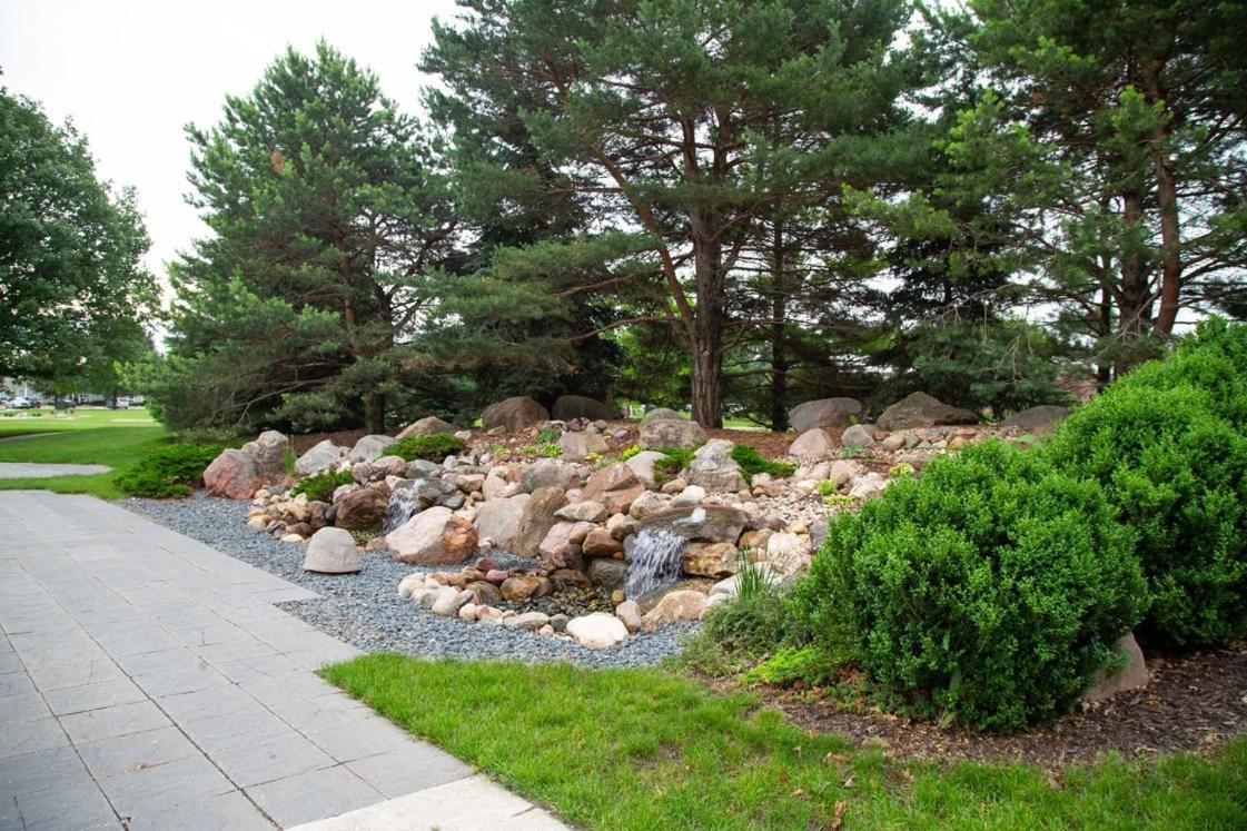 Gateway Hotel and Conference Center photo 8