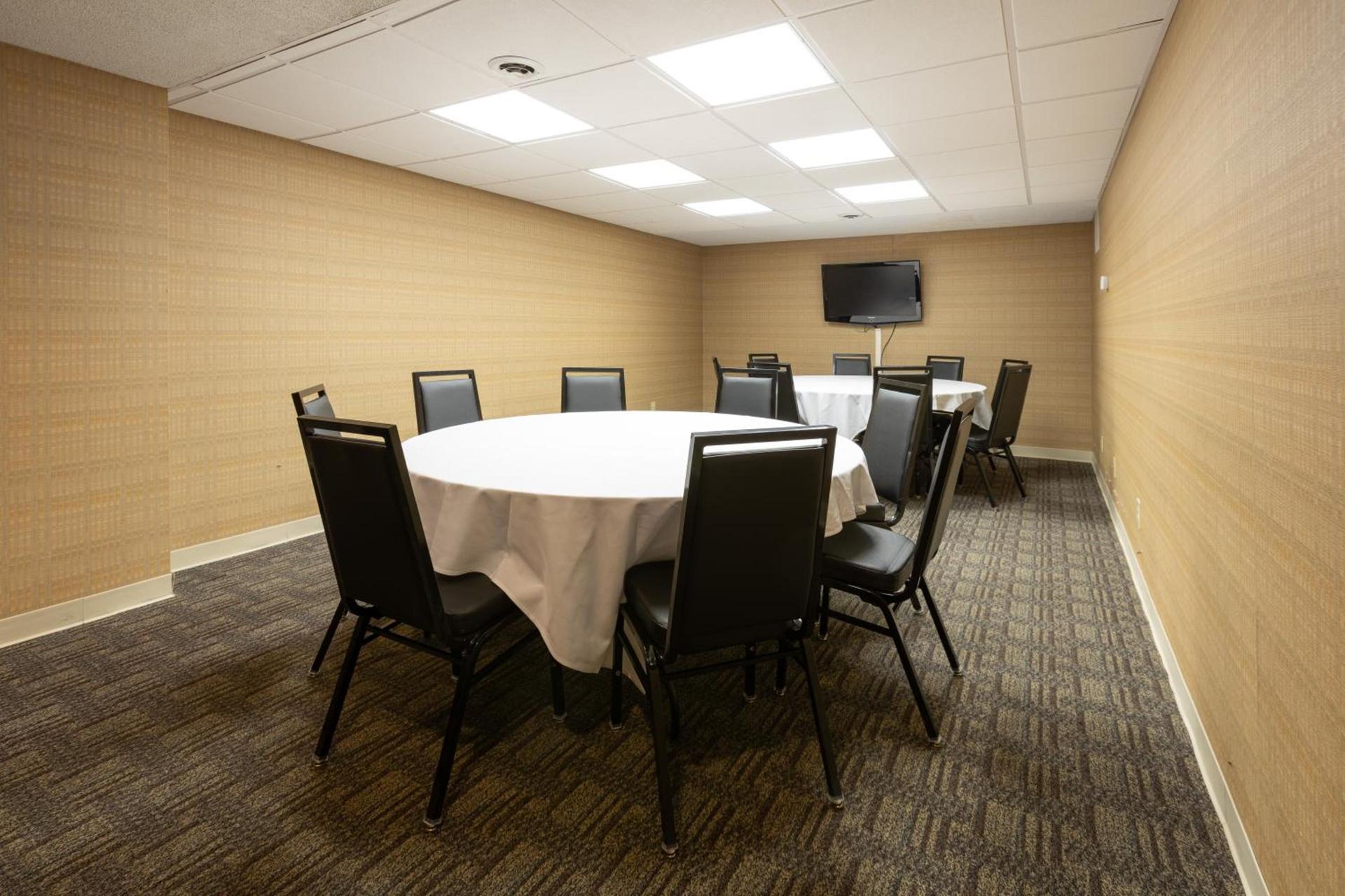 Gateway Hotel and Conference Center photo 22