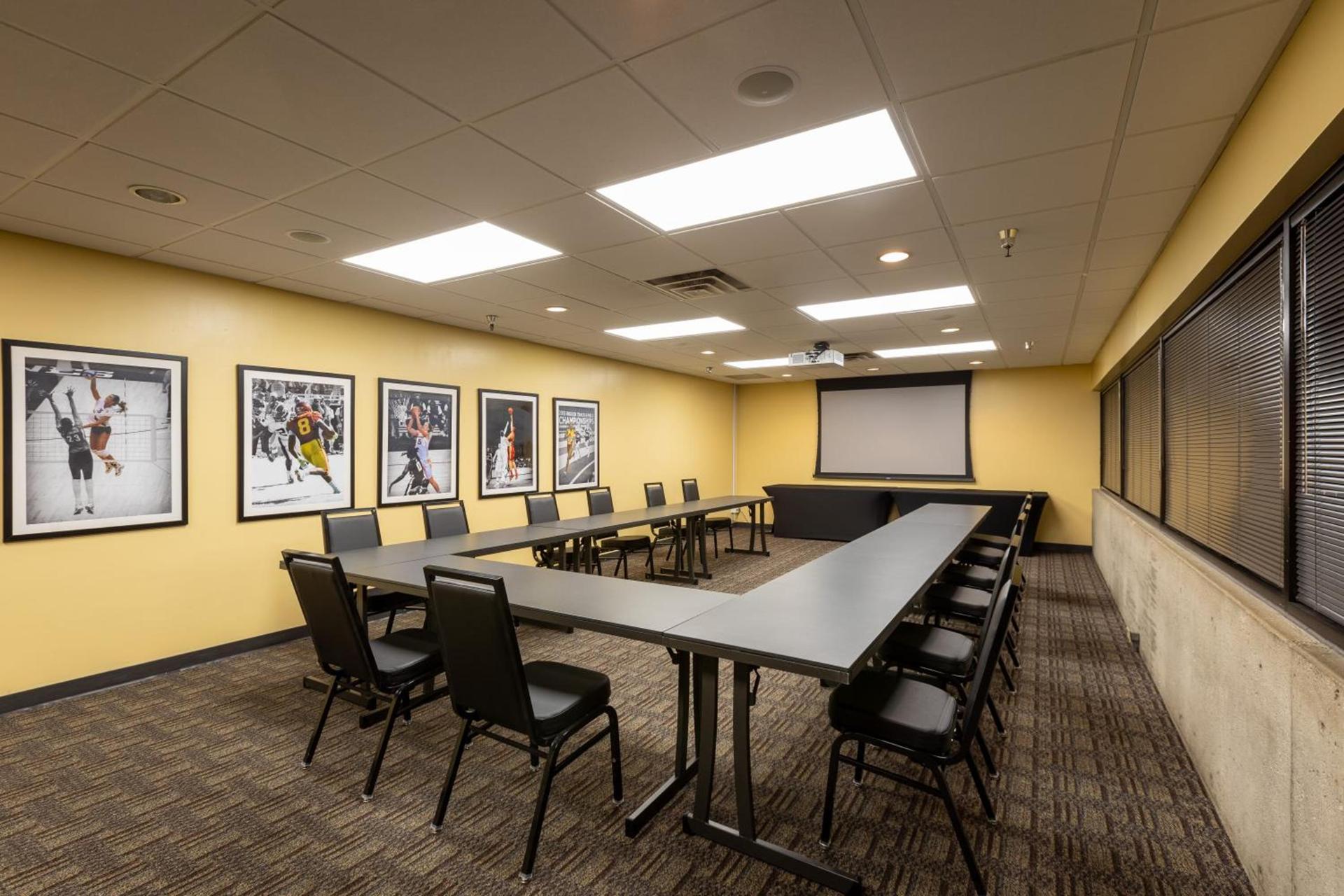 Gateway Hotel and Conference Center photo 23