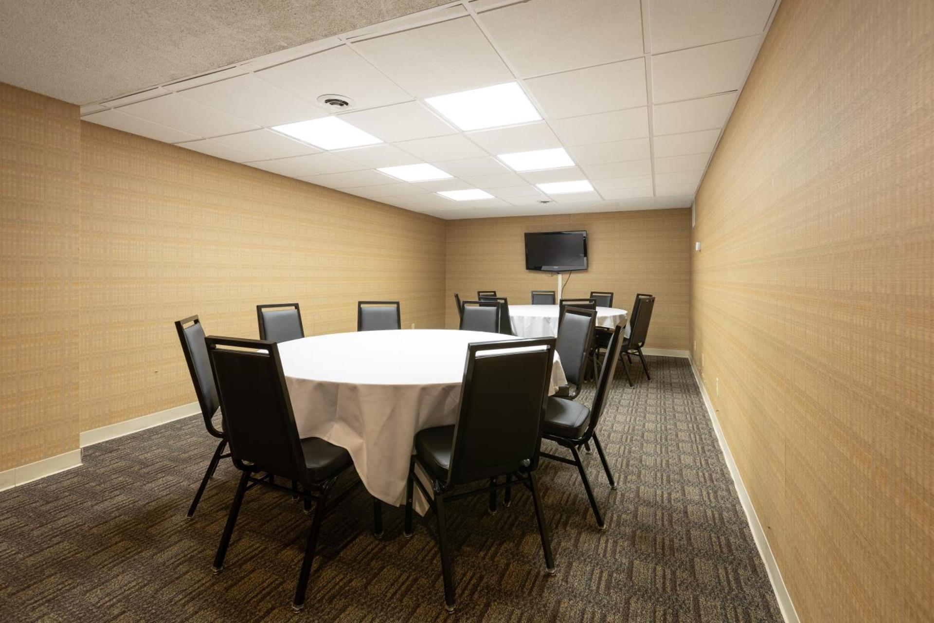 Gateway Hotel and Conference Center photo 30