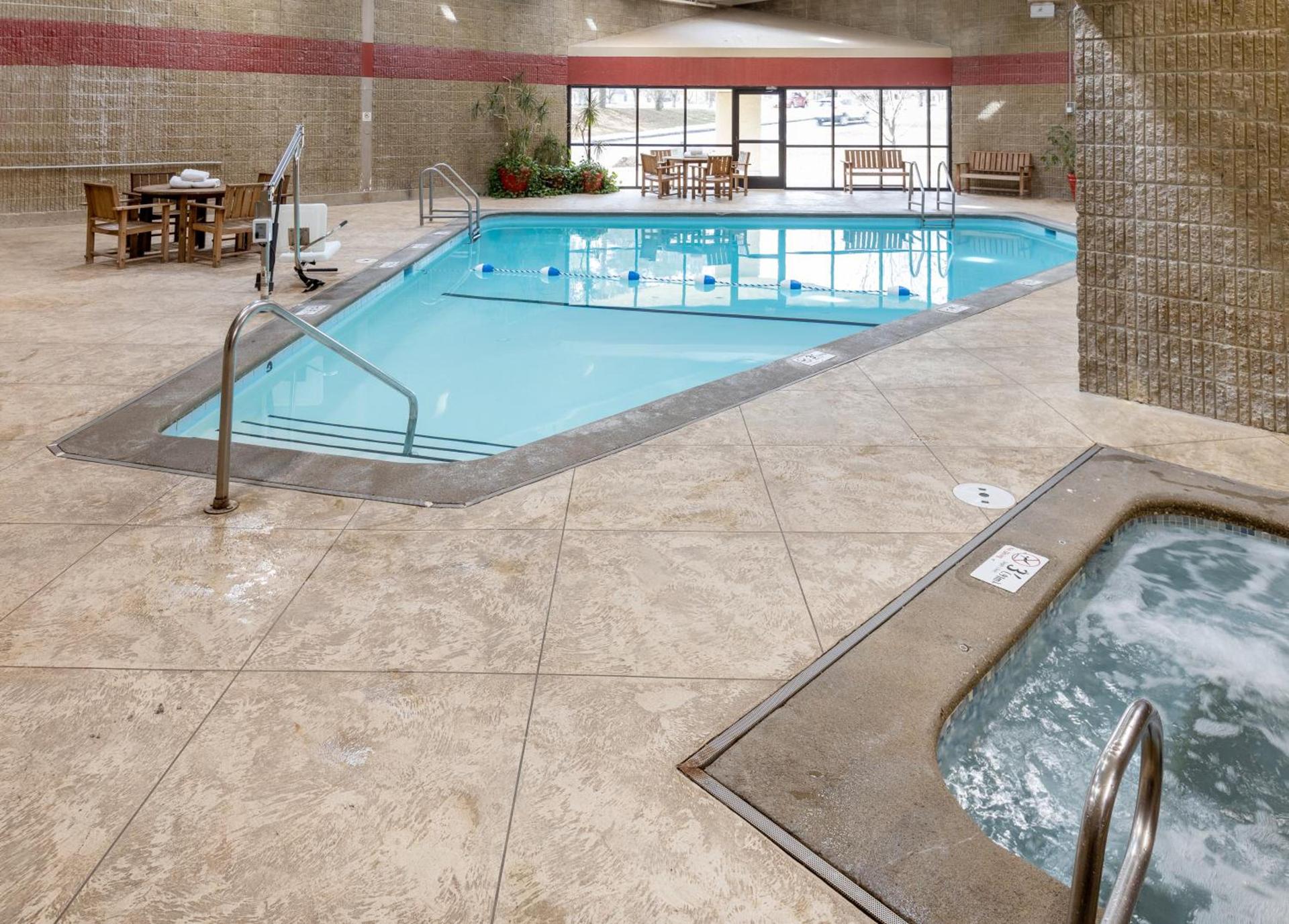 Gateway Hotel and Conference Center photo 60