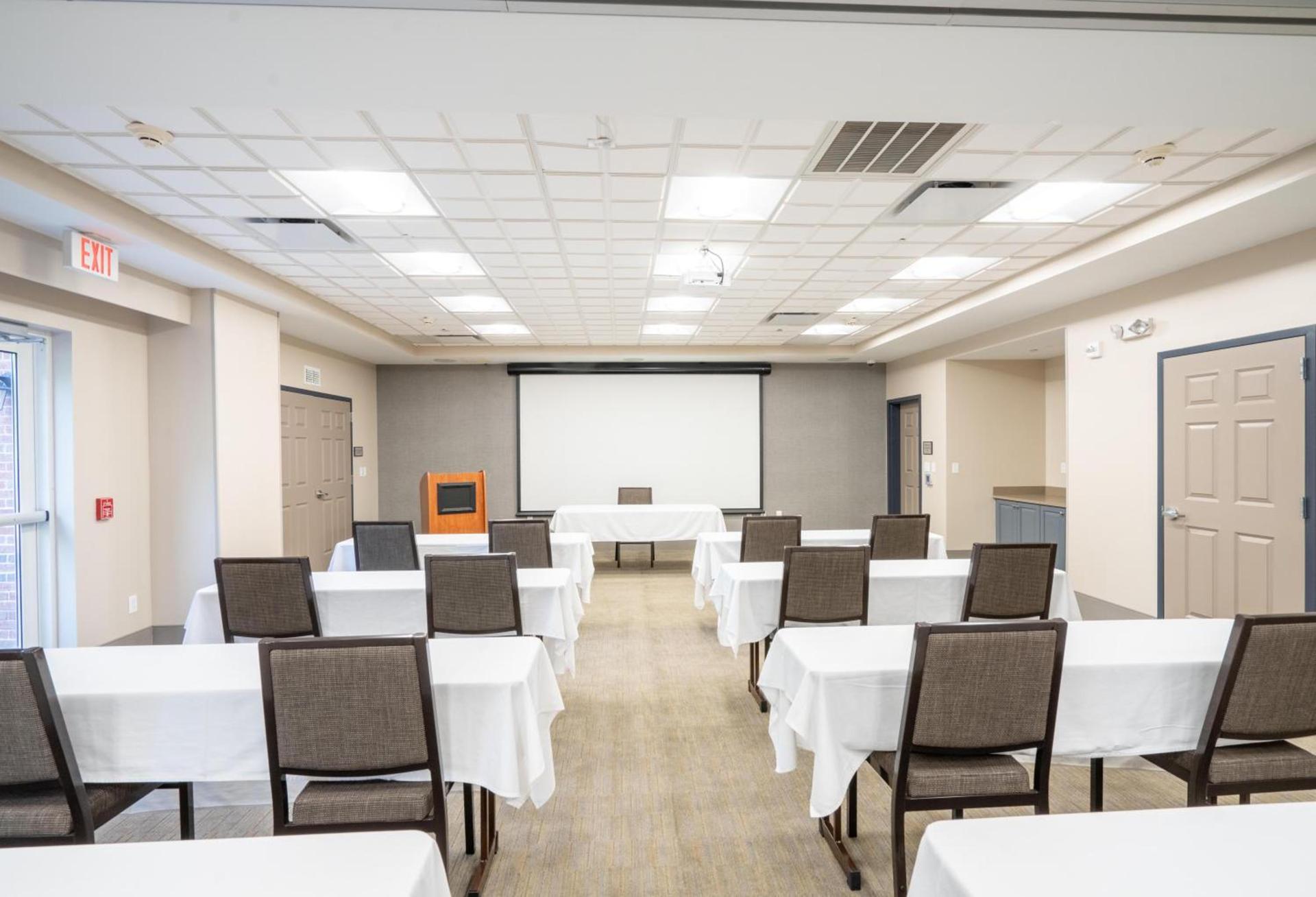 Country Inn & Suites by Radisson, State College Penn State Area , PA photo 35