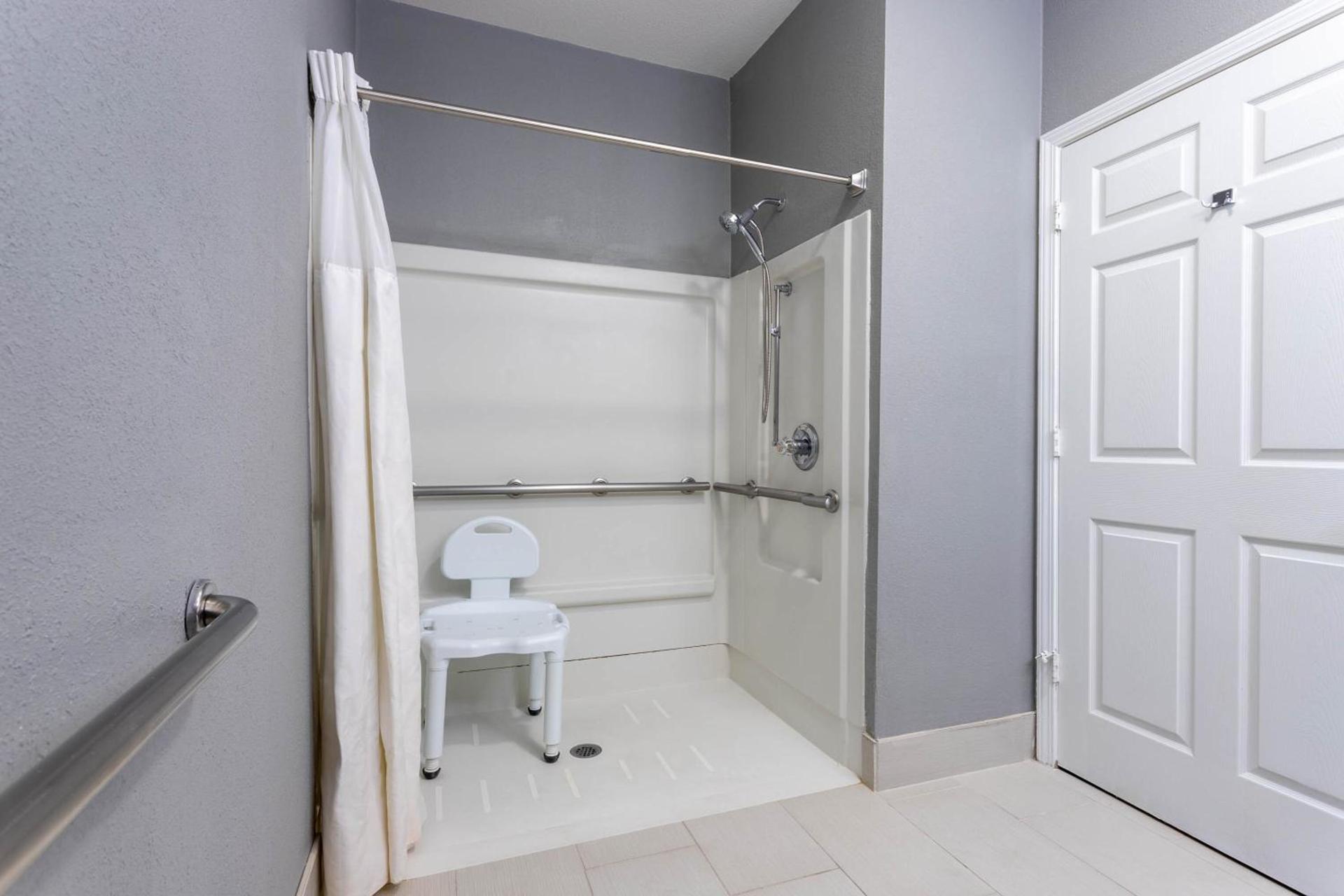 Ramada by Wyndham Sellersburg/Louisville North photo 53