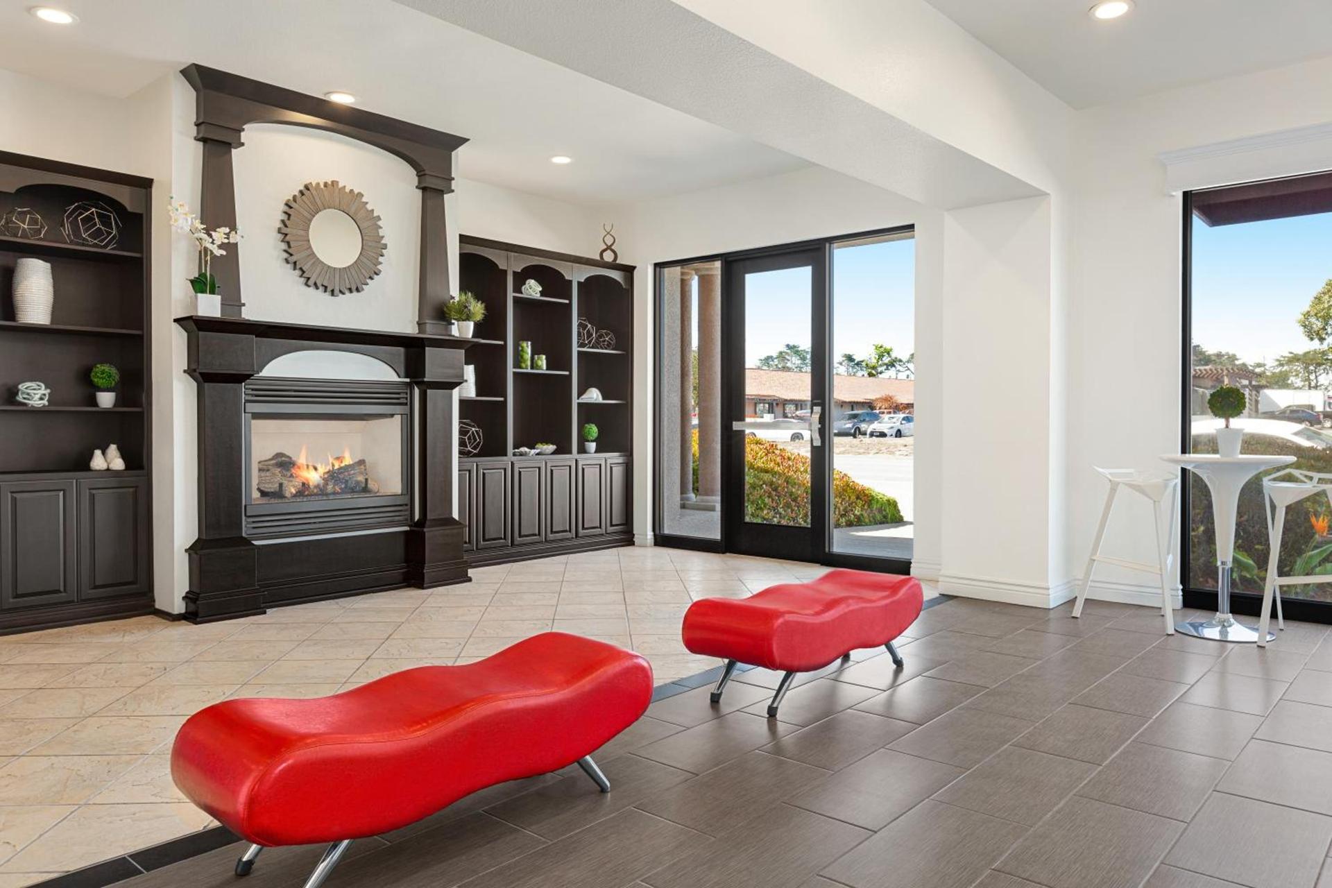 Ramada by Wyndham Marina photo 42