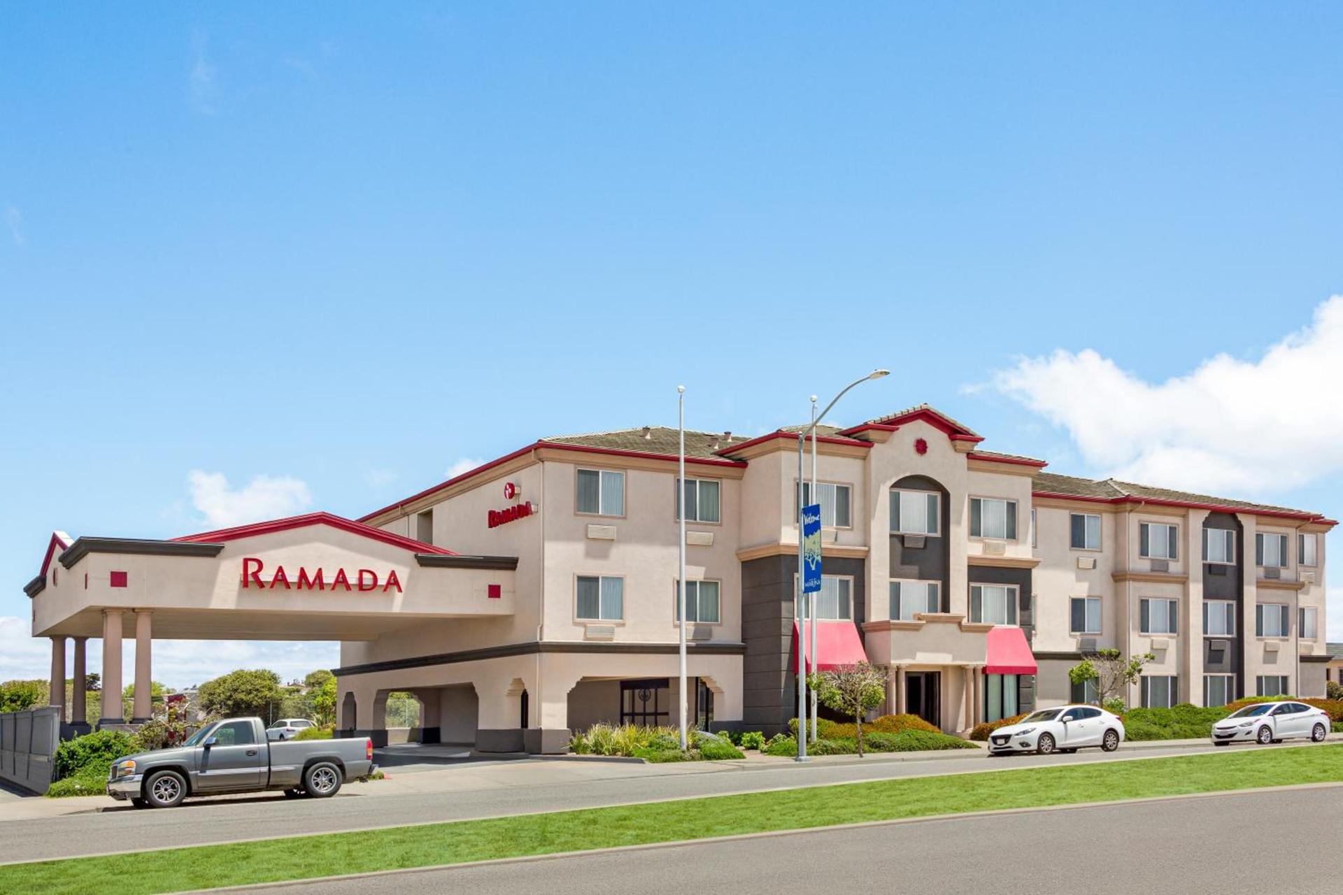 Ramada by Wyndham Marina photo 40
