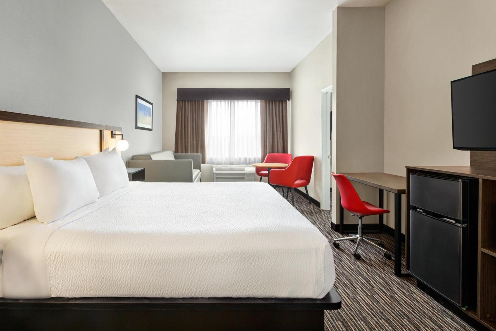 Ramada by Wyndham Marina photo 49