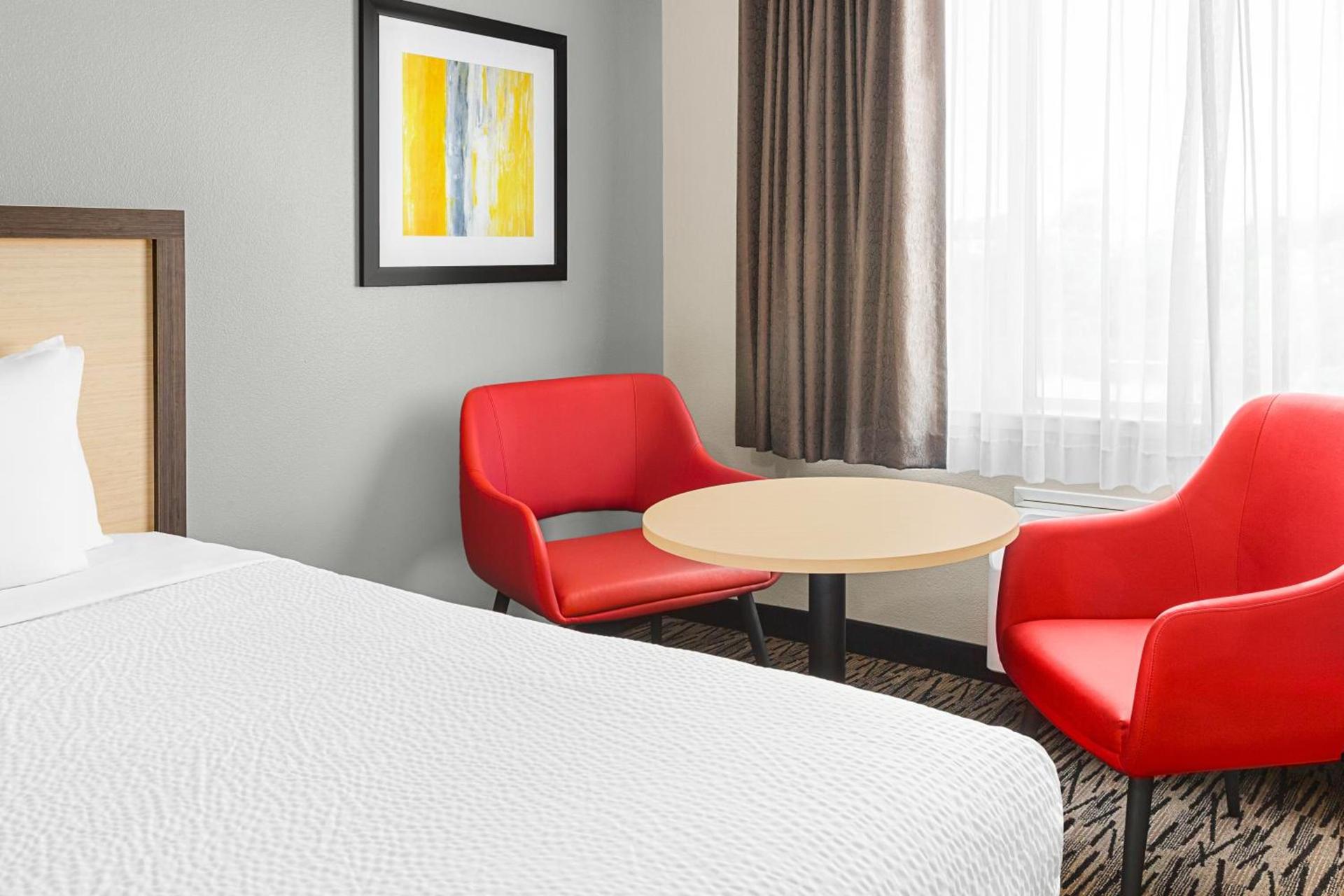 Ramada by Wyndham Marina photo 64