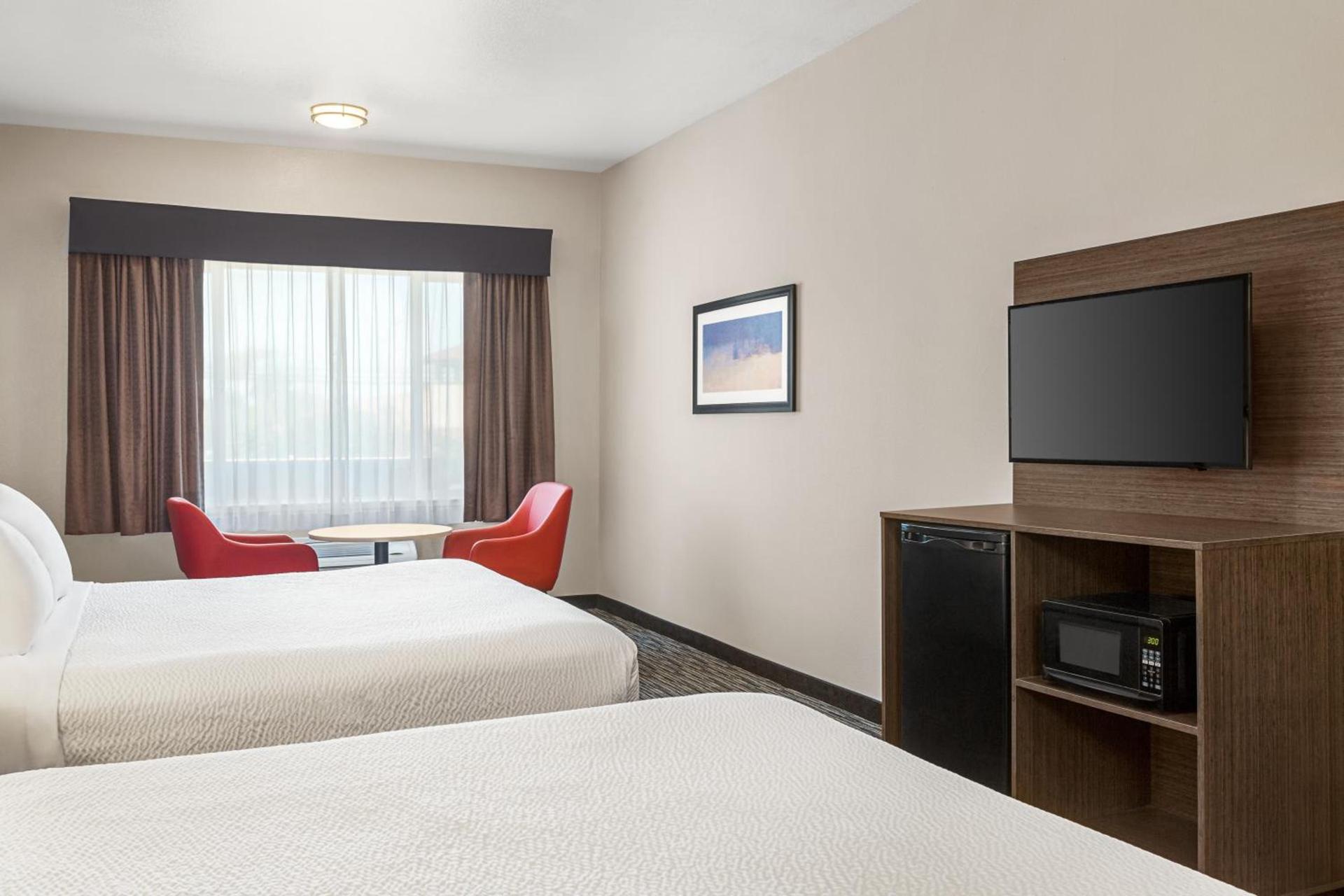 Ramada by Wyndham Marina photo 67