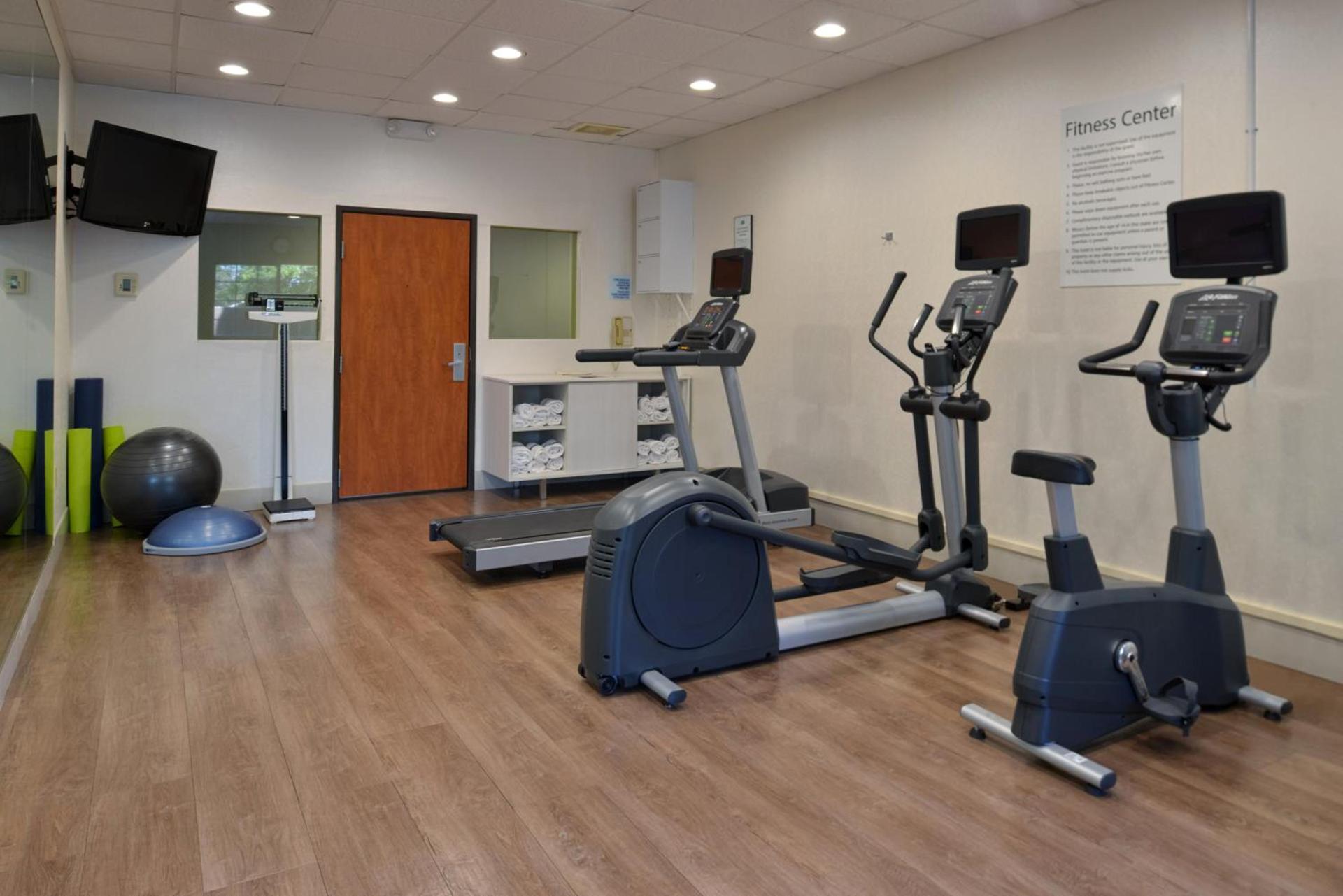Holiday Inn Express Madera by IHG photo 11