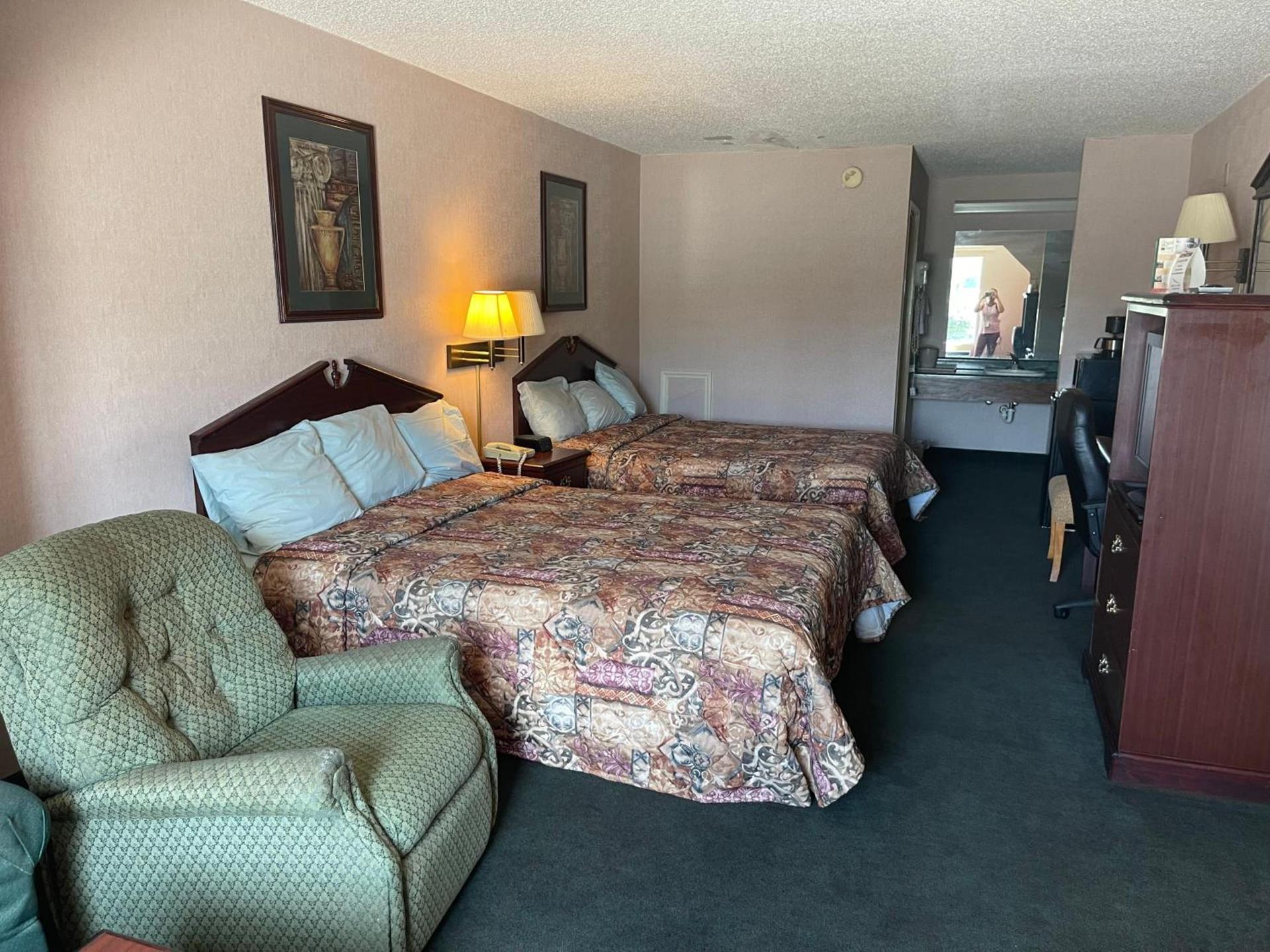 OYO Hotel East Macon I-75 photo 18