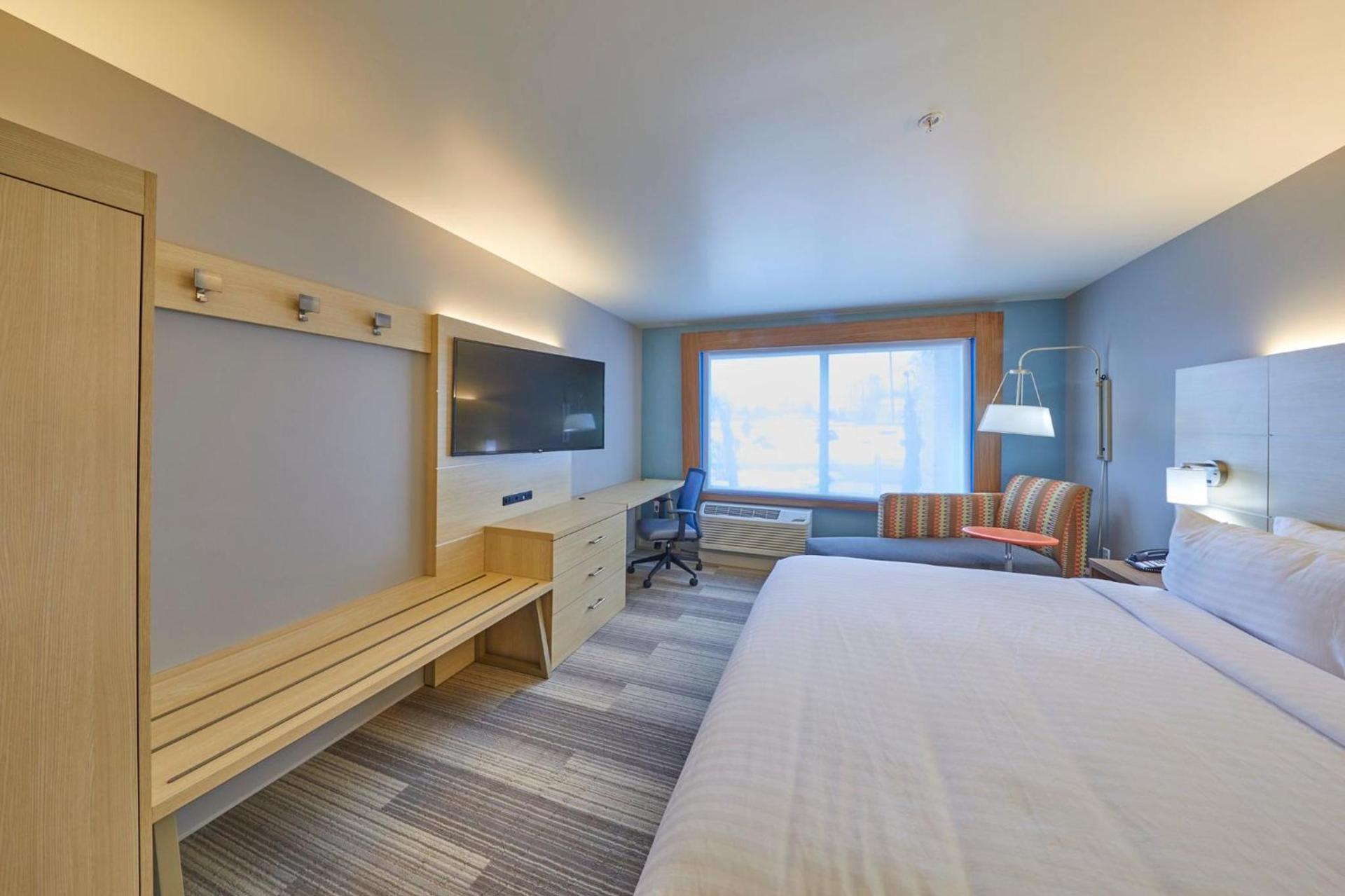 Holiday Inn Express & Suites - Hermiston Downtown by IHG photo 35