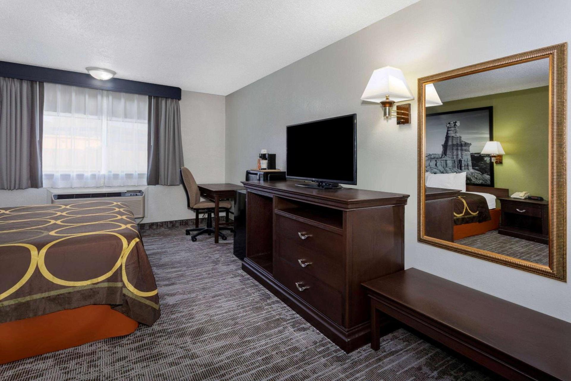 Super 8 by Wyndham Amarillo Central TX photo 18