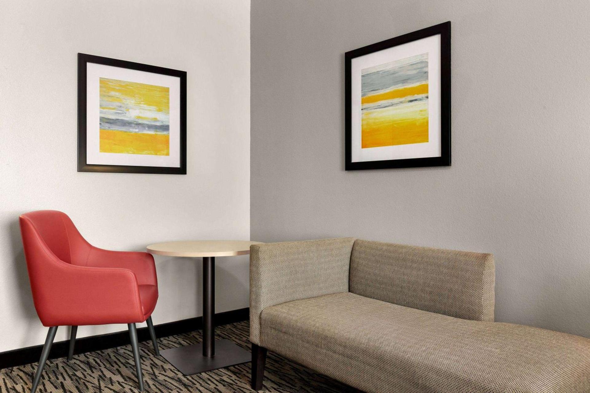 Ramada by Wyndham Marina photo 16