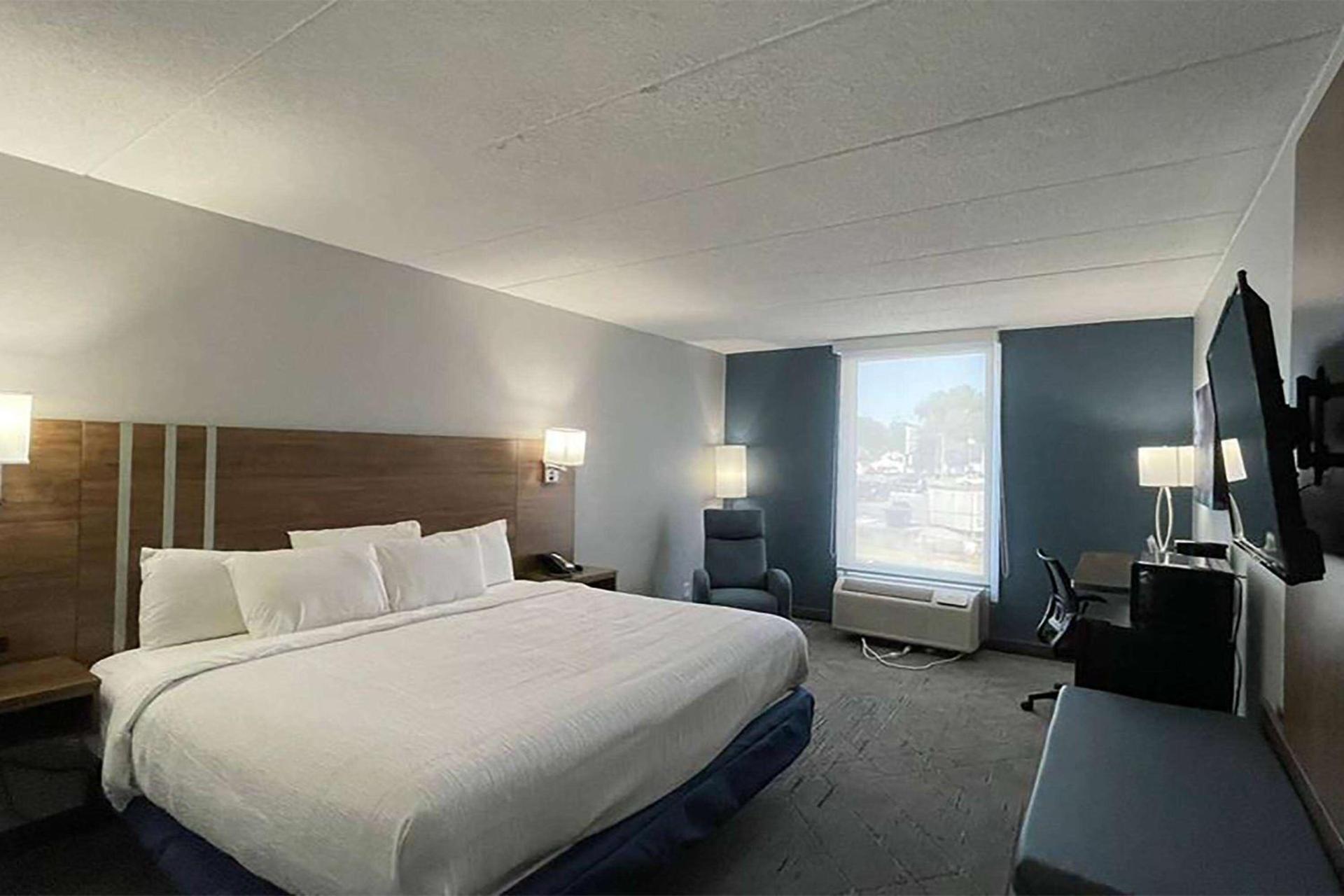 Days Inn & Suites by Wyndham Springfield OH photo 13