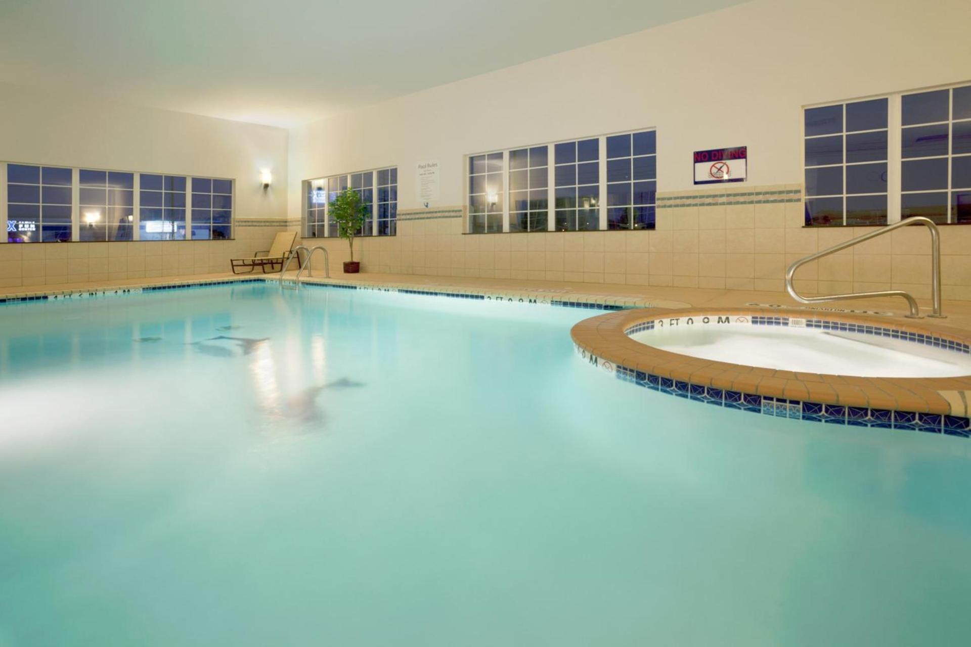 Holiday Inn Express Georgetown by IHG photo 3