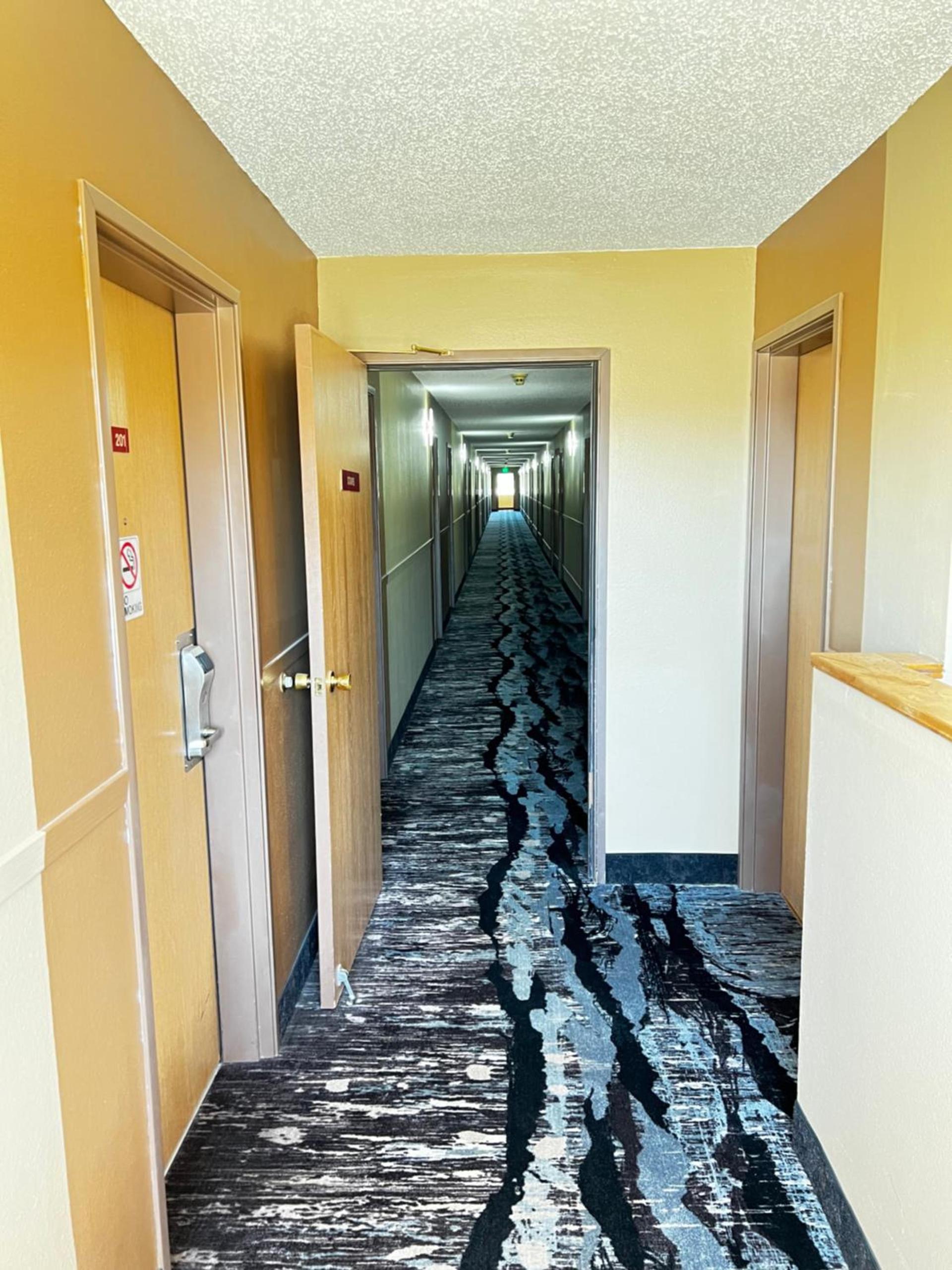 Designer Inn and Suites photo 17