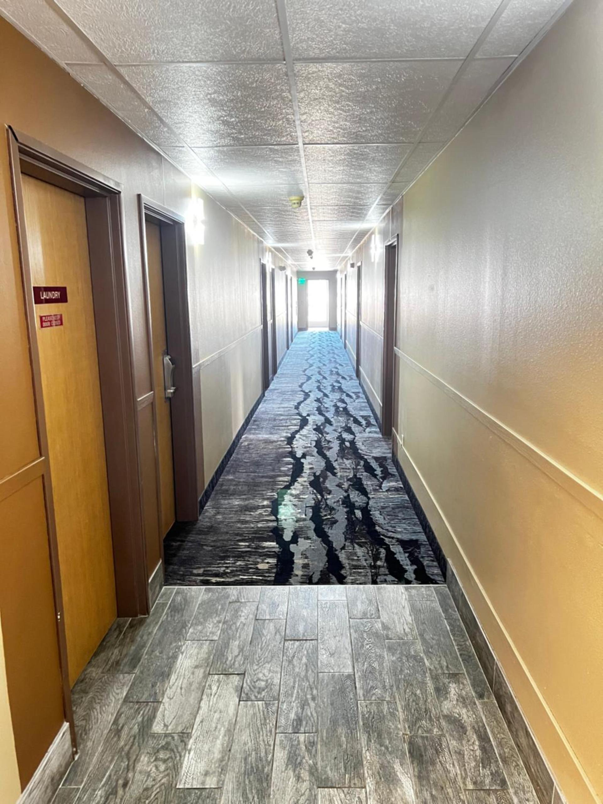 Designer Inn and Suites photo 21
