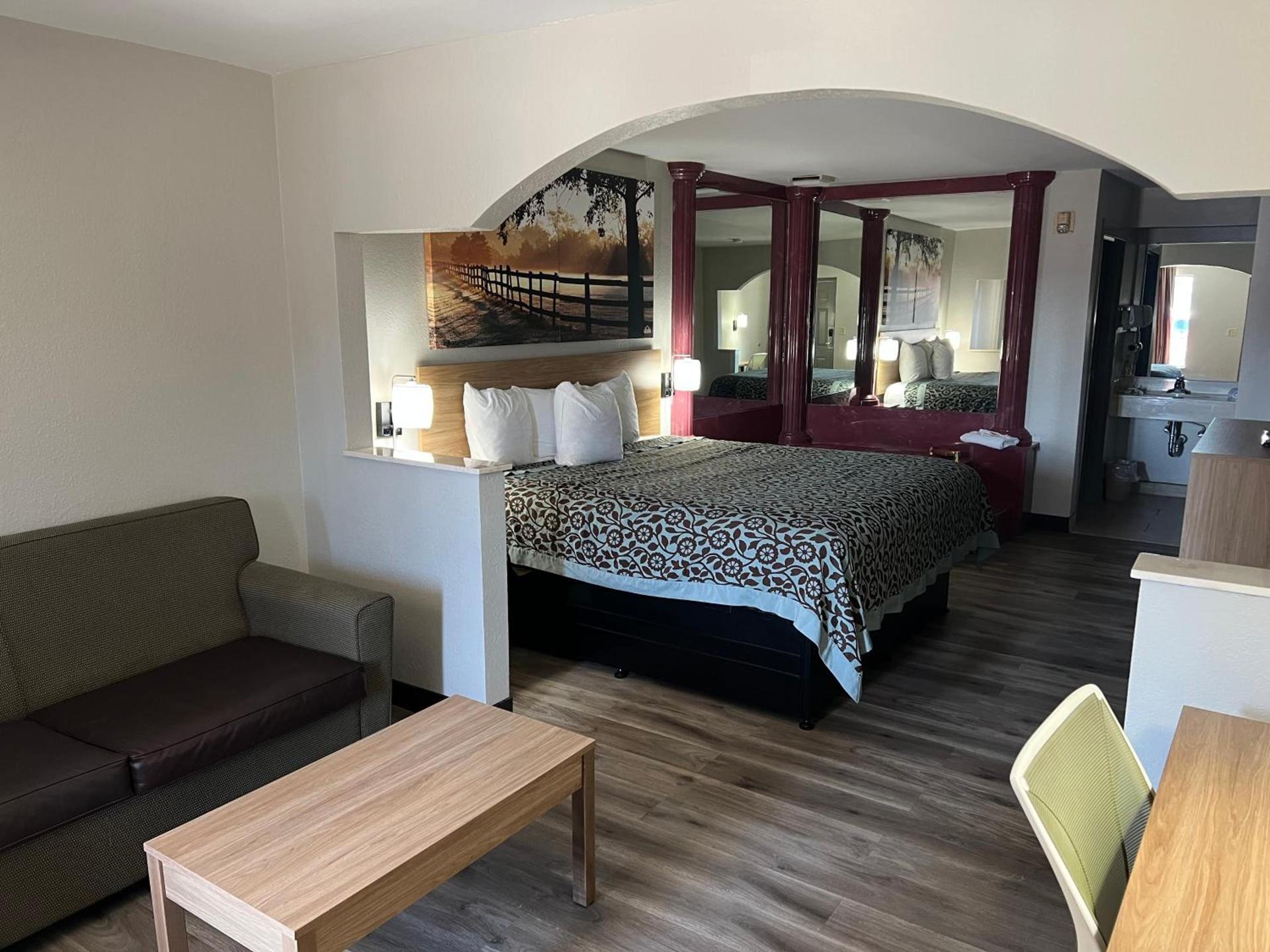 Days Inn & Suites by Wyndham Opelousas photo 31