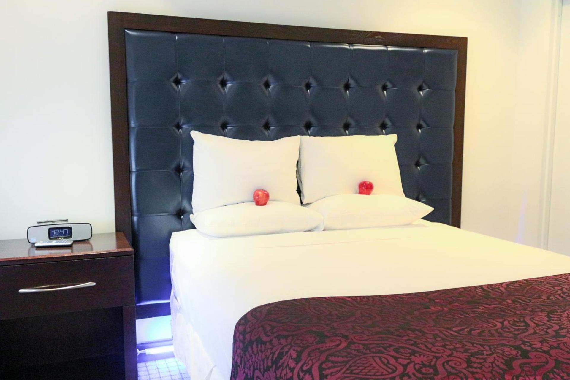 Night Hotel Broadway photo 73