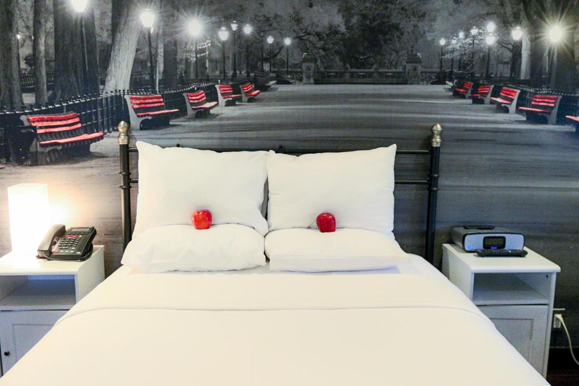 Night Hotel Broadway photo 78