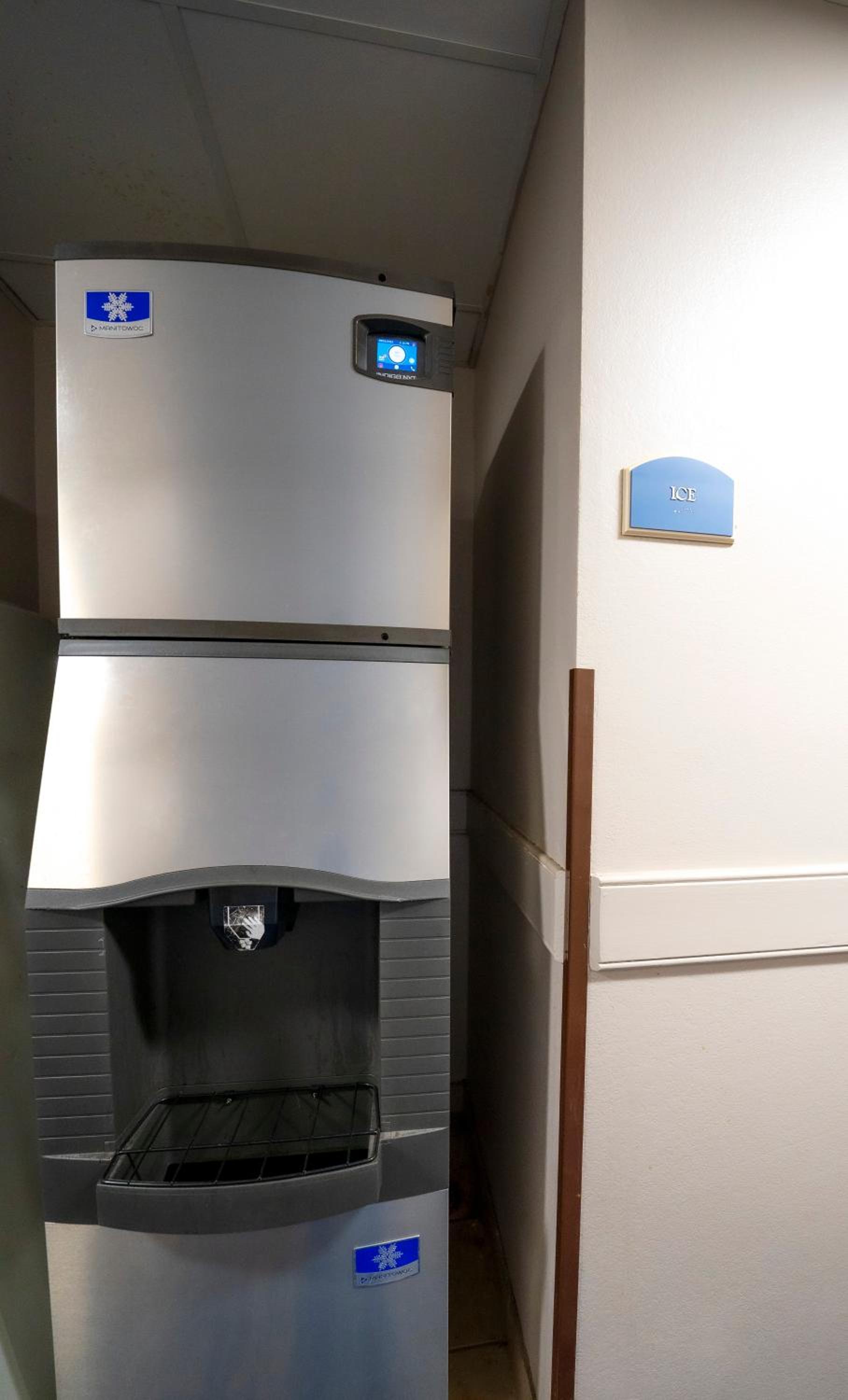 Quality Inn & Suites photo 7