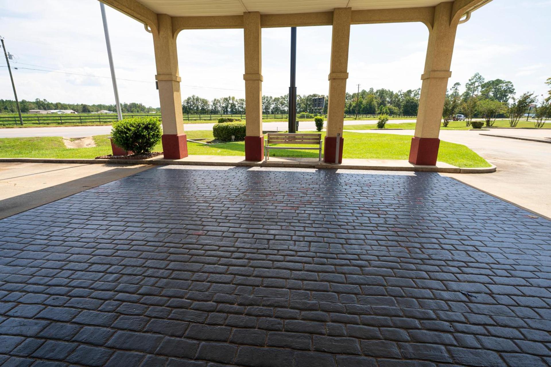Quality Inn & Suites photo 8
