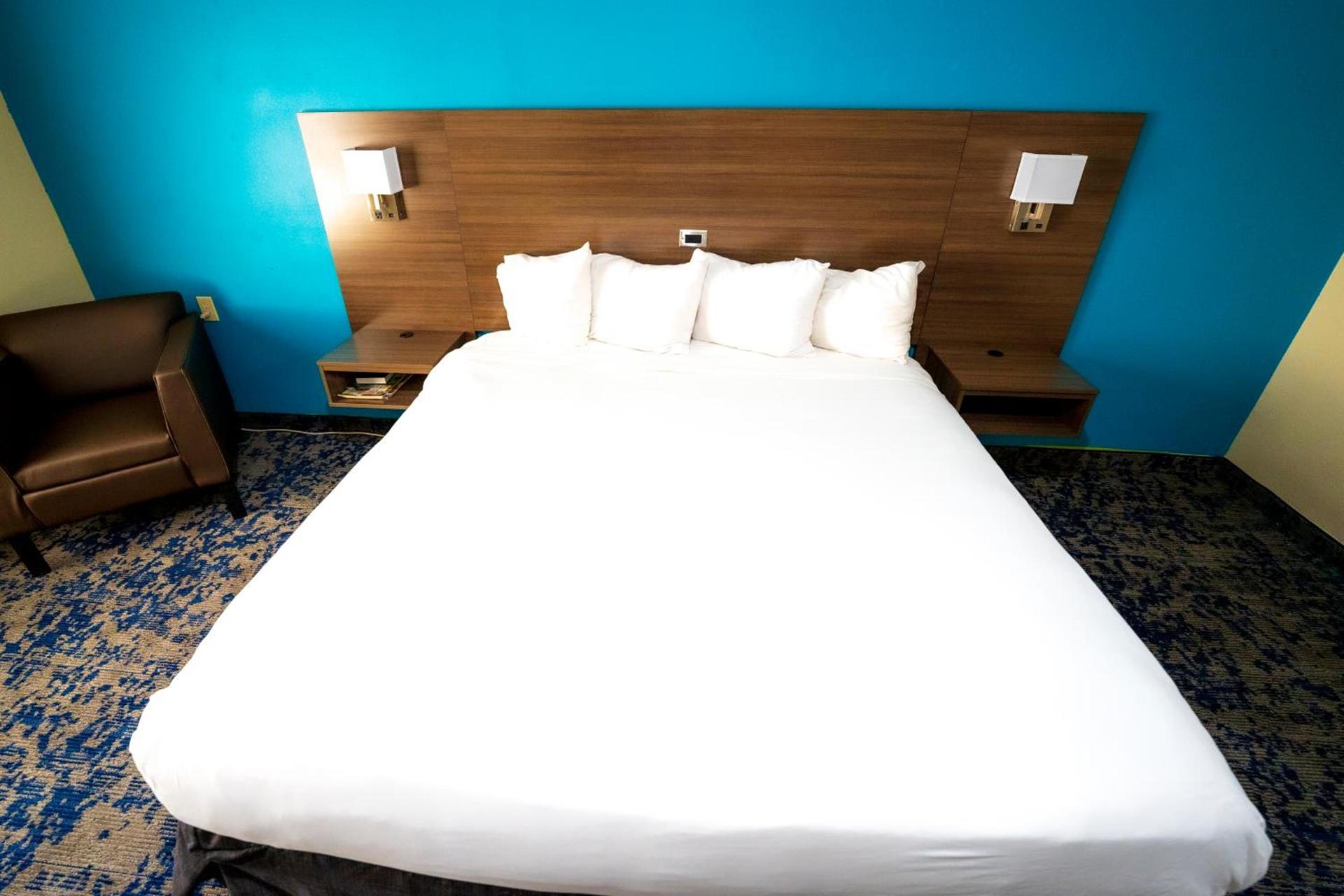 Quality Inn & Suites photo 15