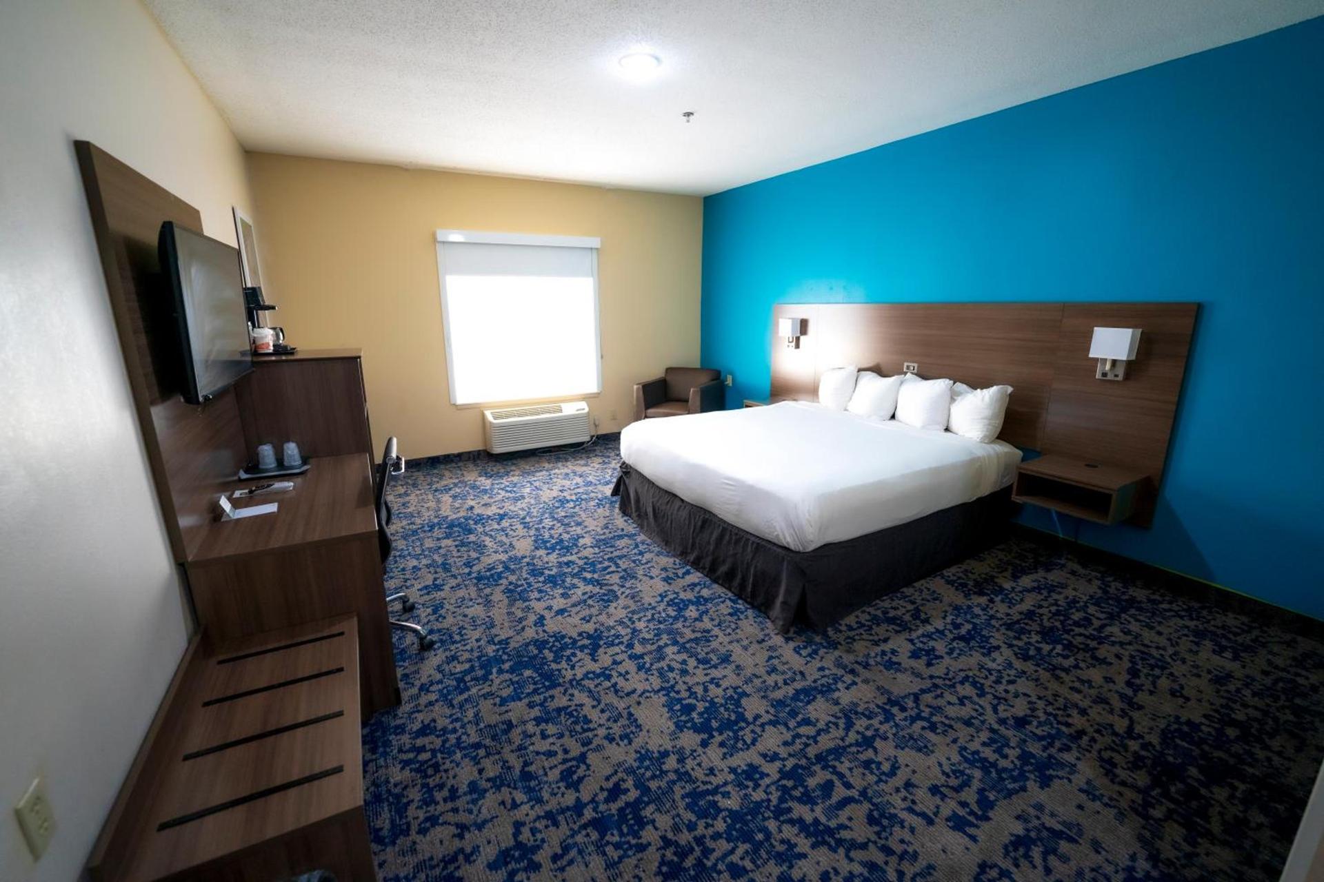 Quality Inn & Suites photo 12