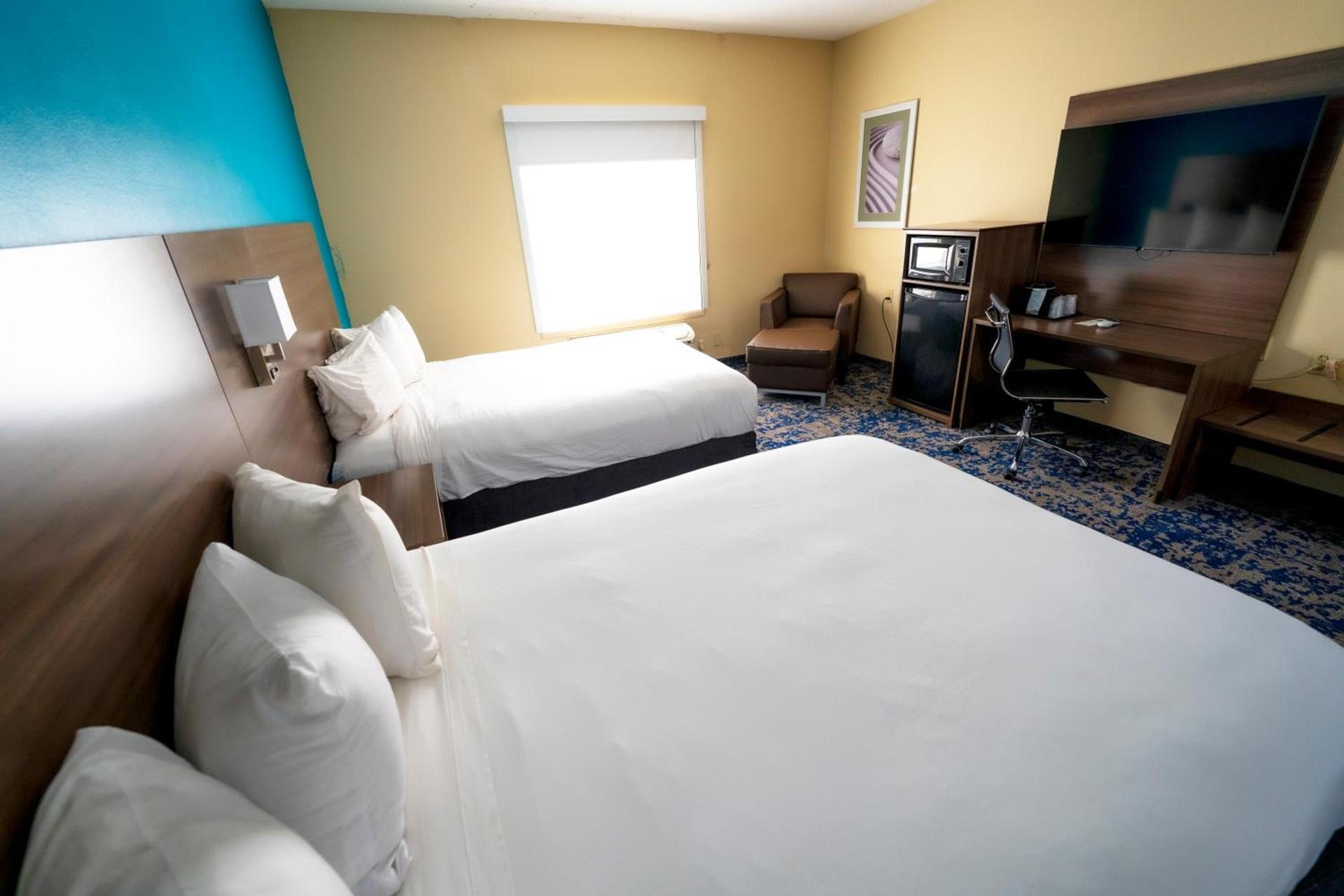 Quality Inn & Suites photo 13