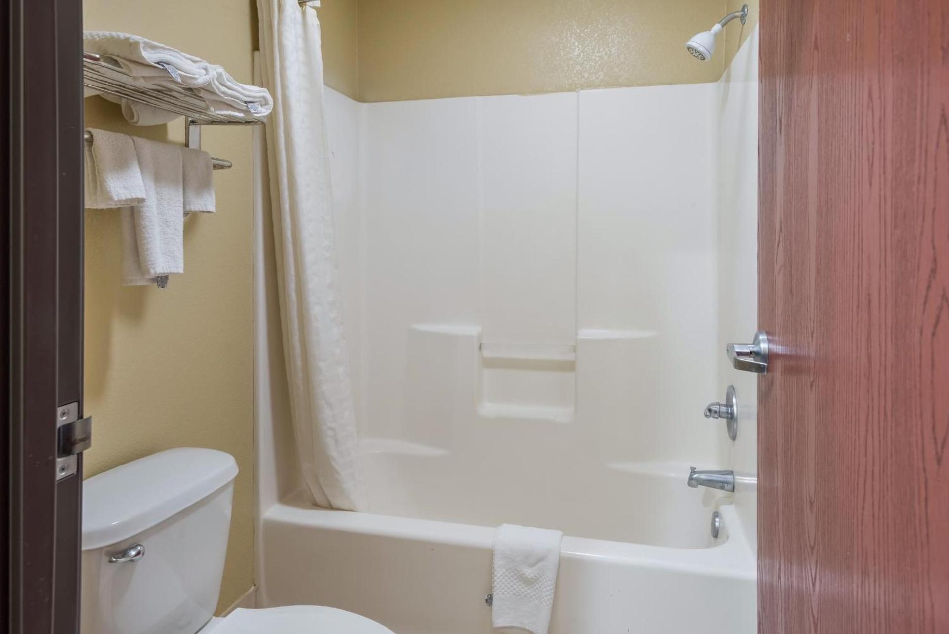 Econo Lodge Lake Charles University Area photo 32