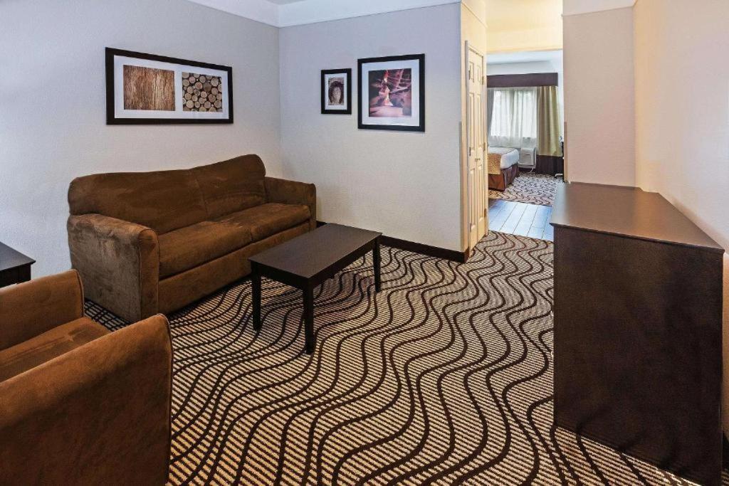 La Quinta by Wyndham Pasadena photo 36
